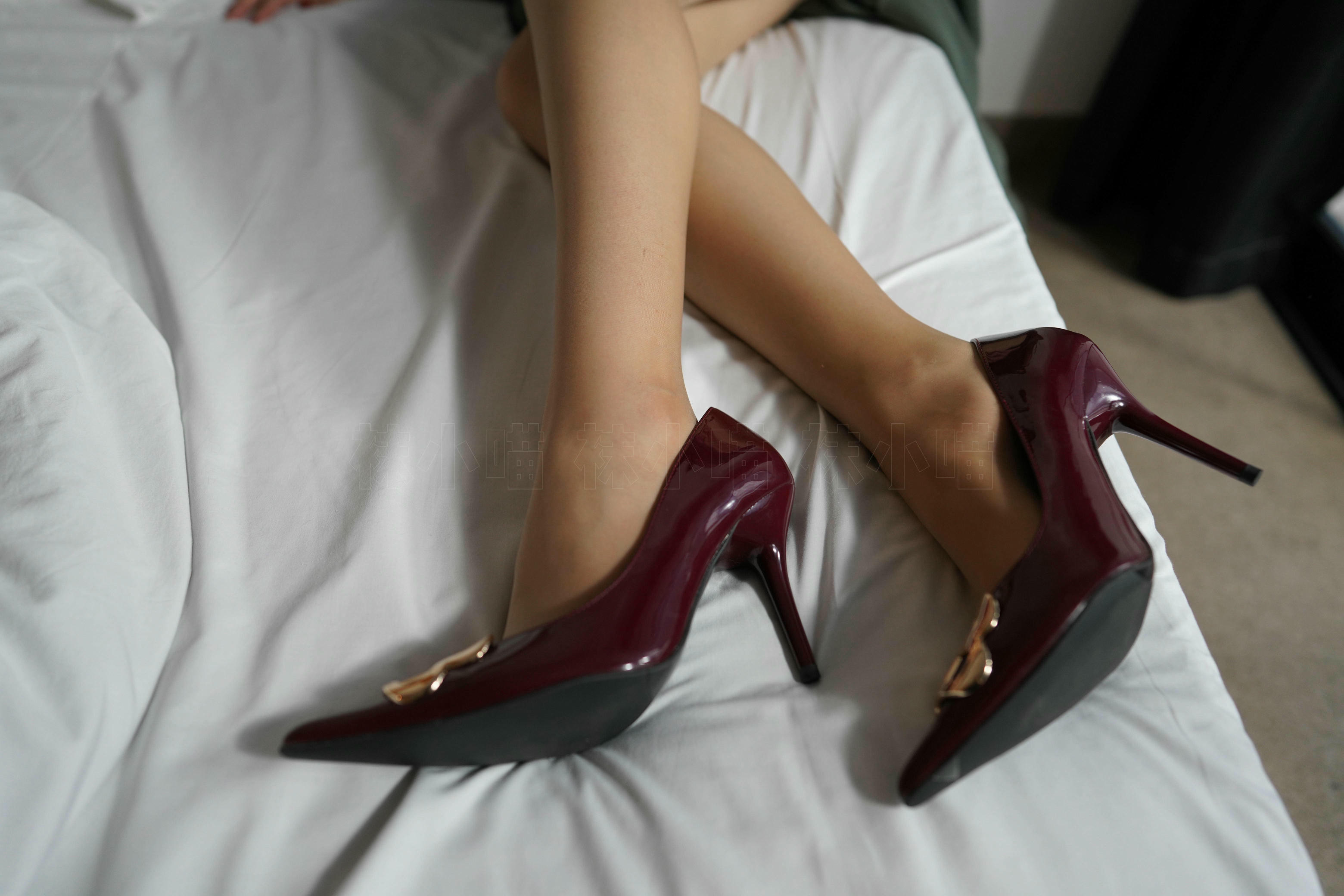 袜小喵 KT253 大衣×紧身裙 [86P+109M]_第4集