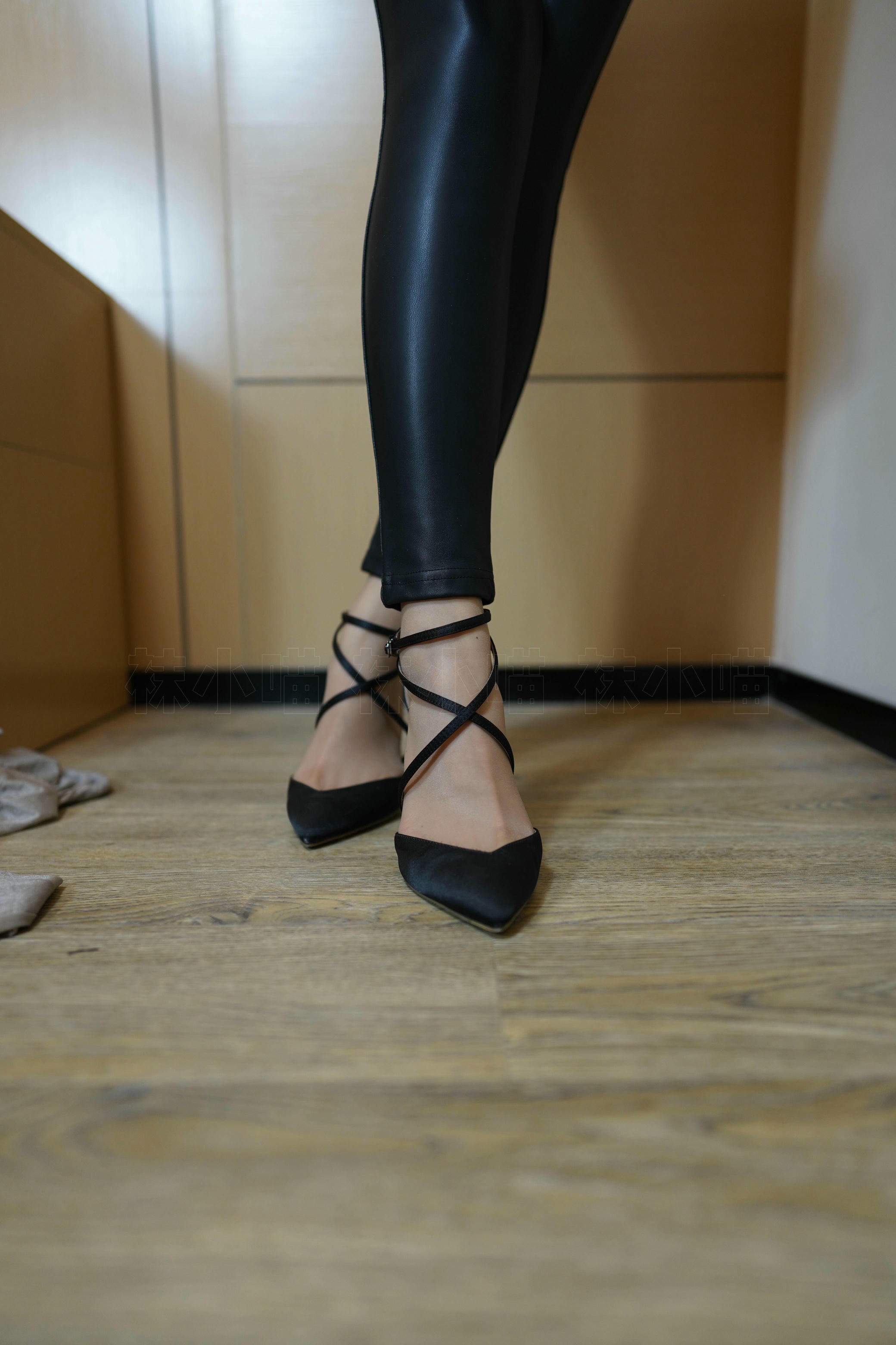 袜小喵 KT255 皮裤 [98P+133M]_第3集