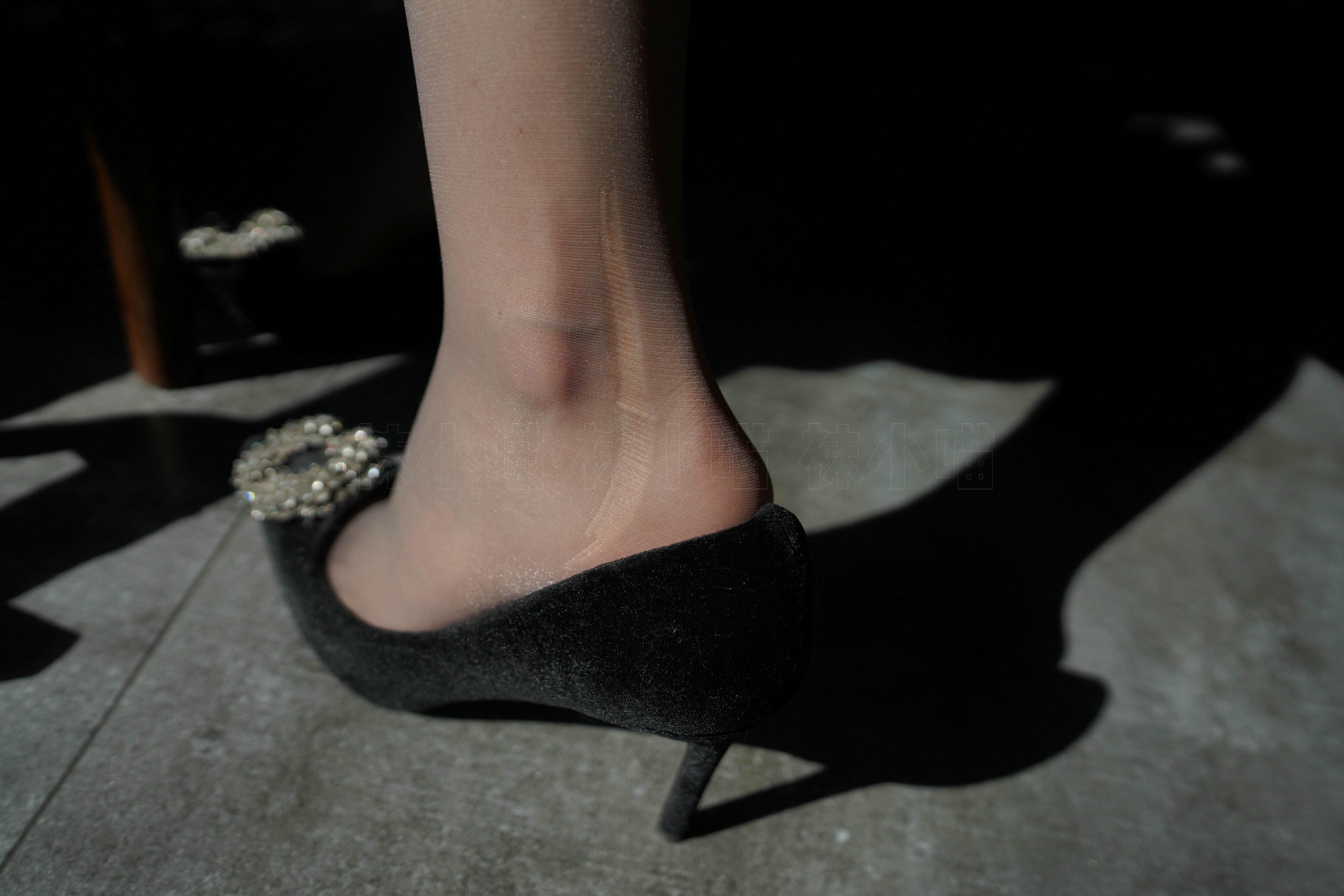 袜小喵 KT256 户外职业装 [98P+177M]_第1集