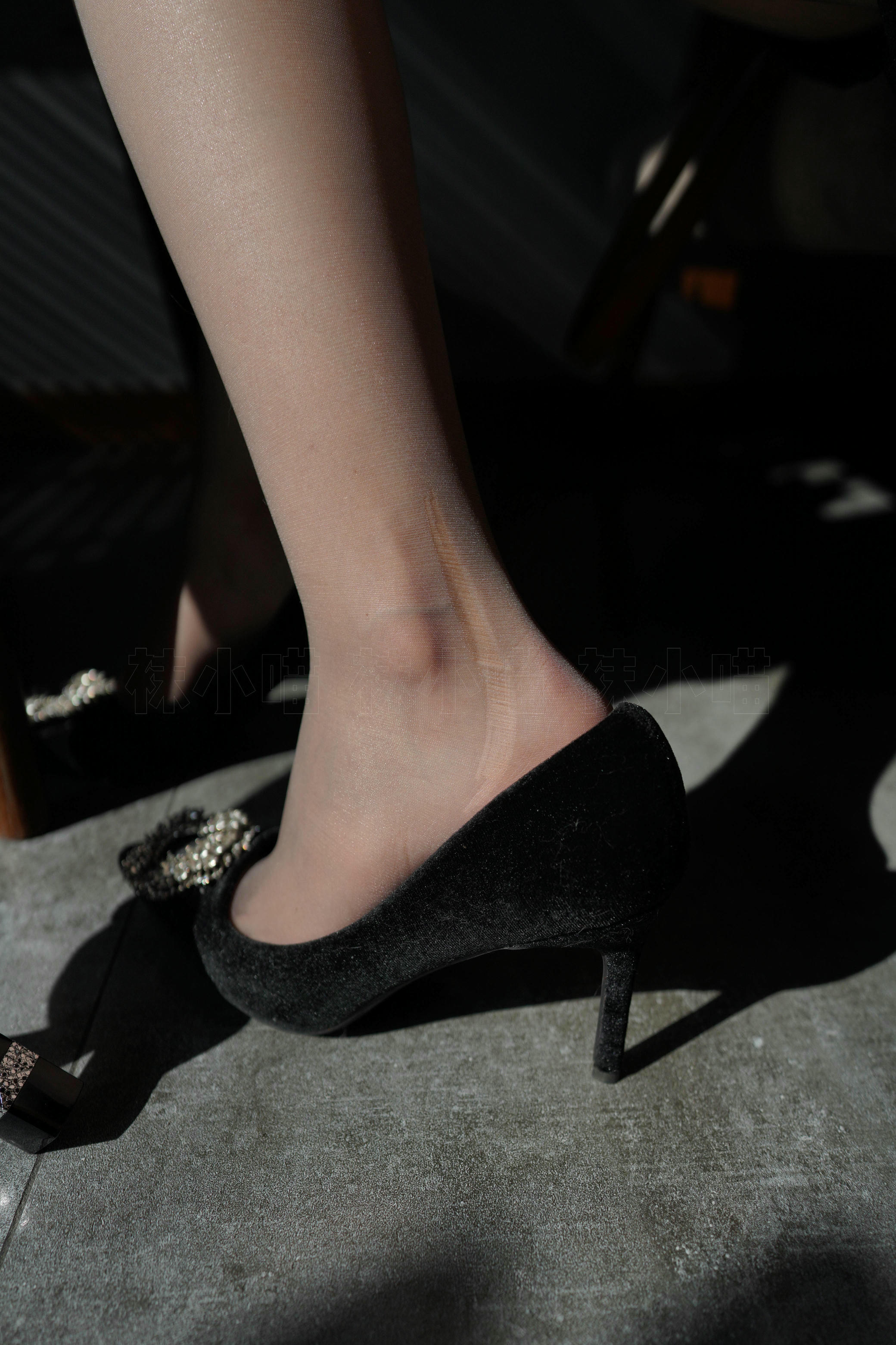 袜小喵 KT256 户外职业装 [98P+177M]_第1集