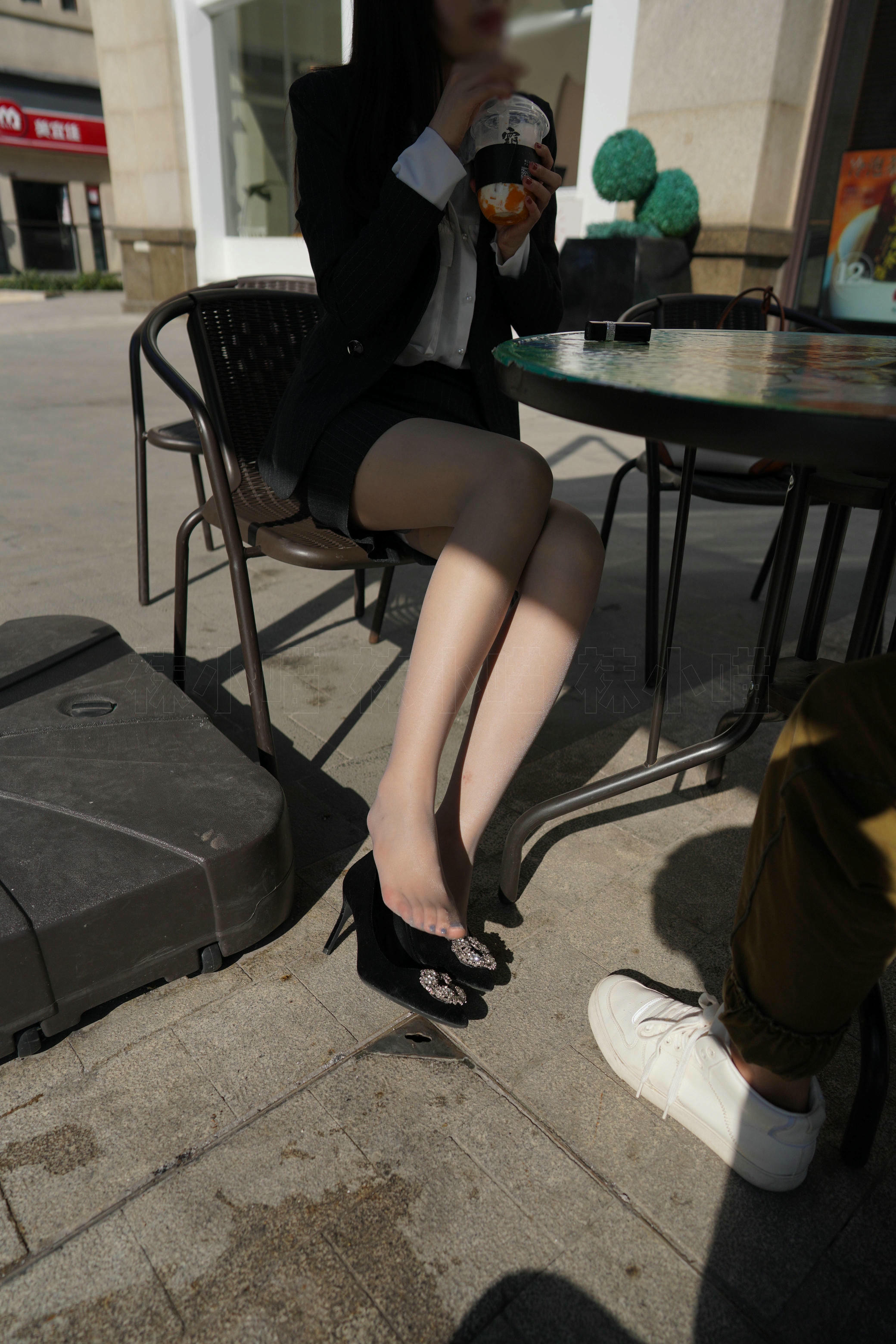 袜小喵 KT256 户外职业装 [98P+177M]_第1集