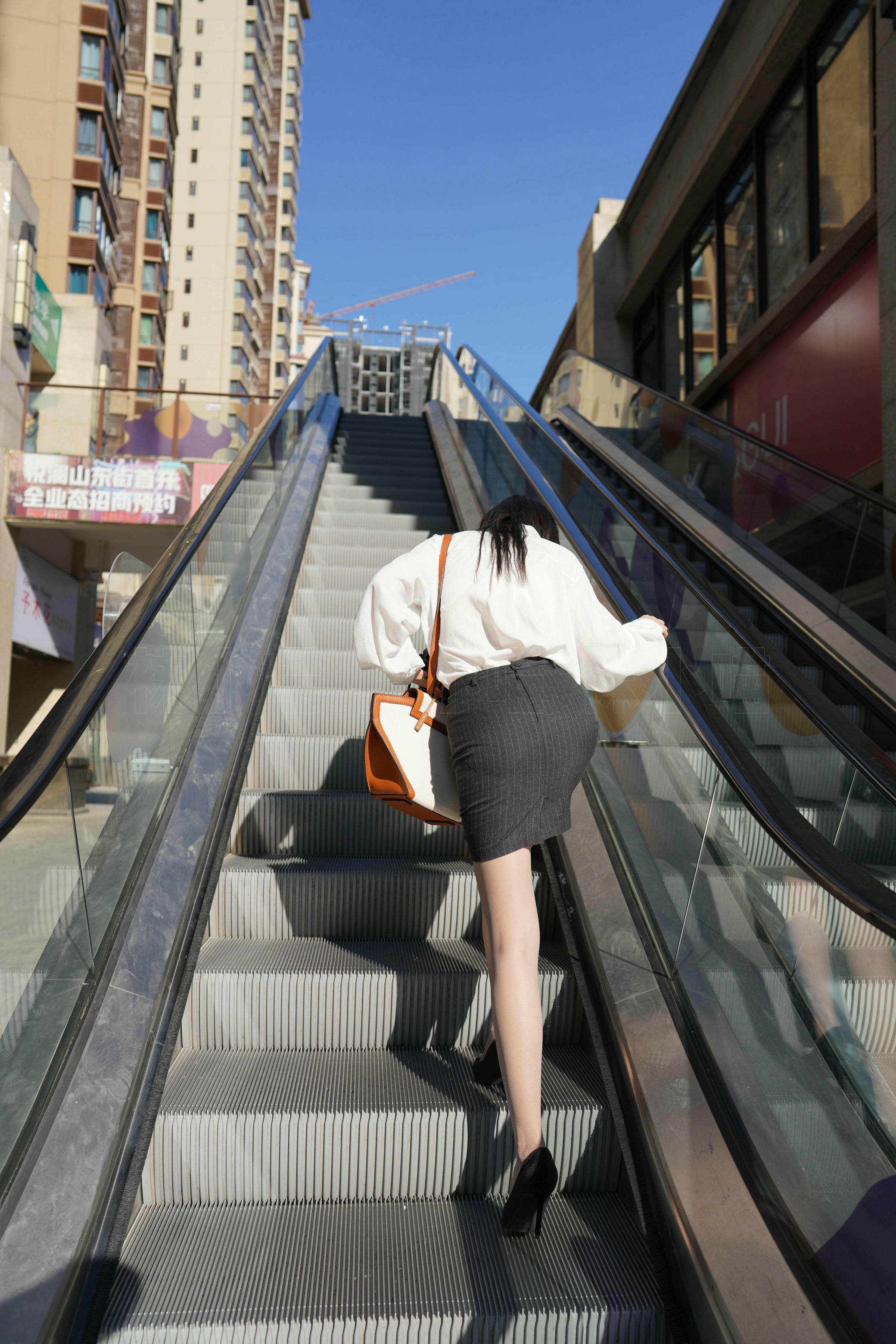 袜小喵 KT256 户外职业装 [98P+177M]_第2集