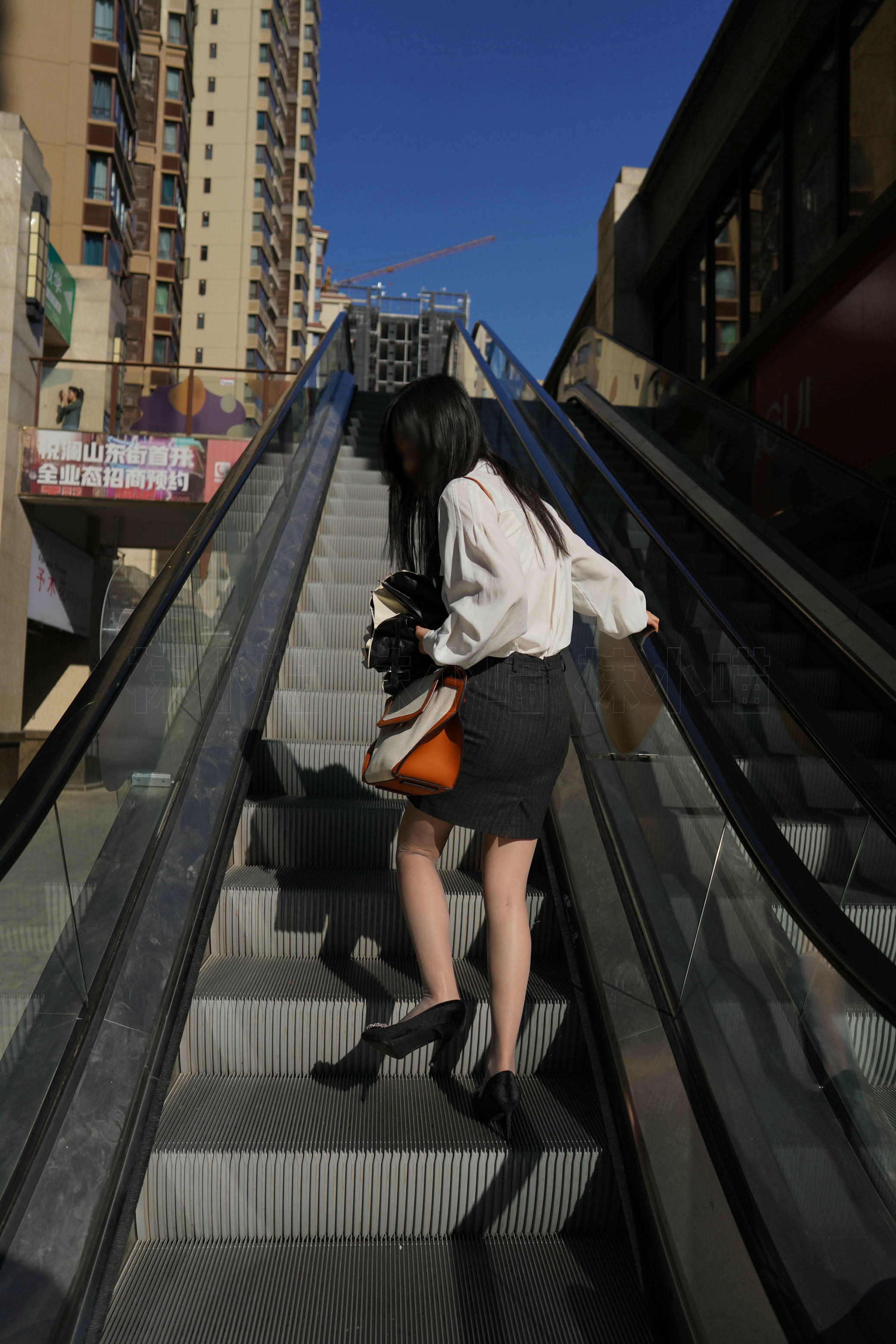 袜小喵 KT256 户外职业装 [98P+177M]_第2集