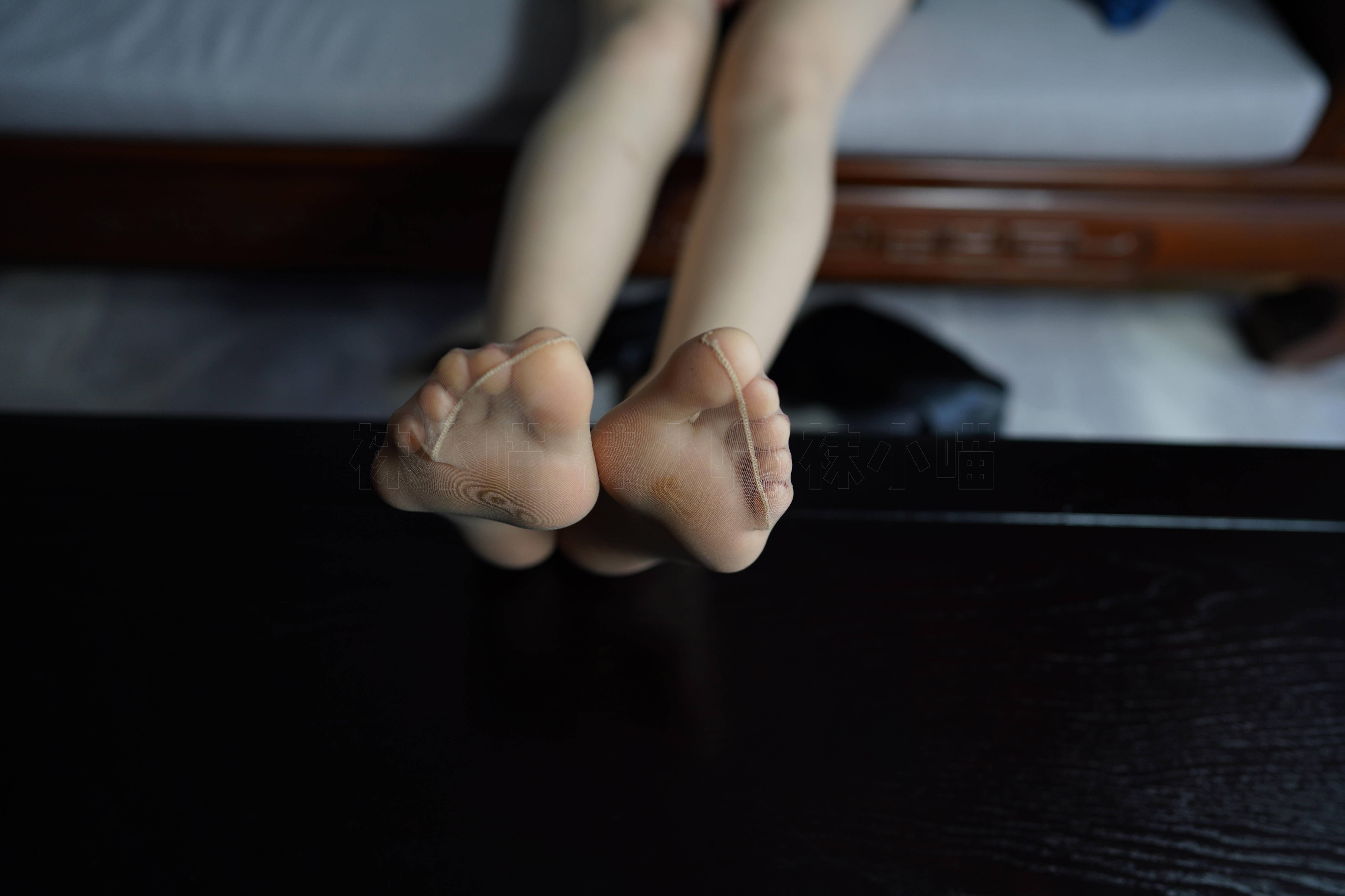 袜小喵 KT264 黑短裙与靴 [99P+164M]_第3集