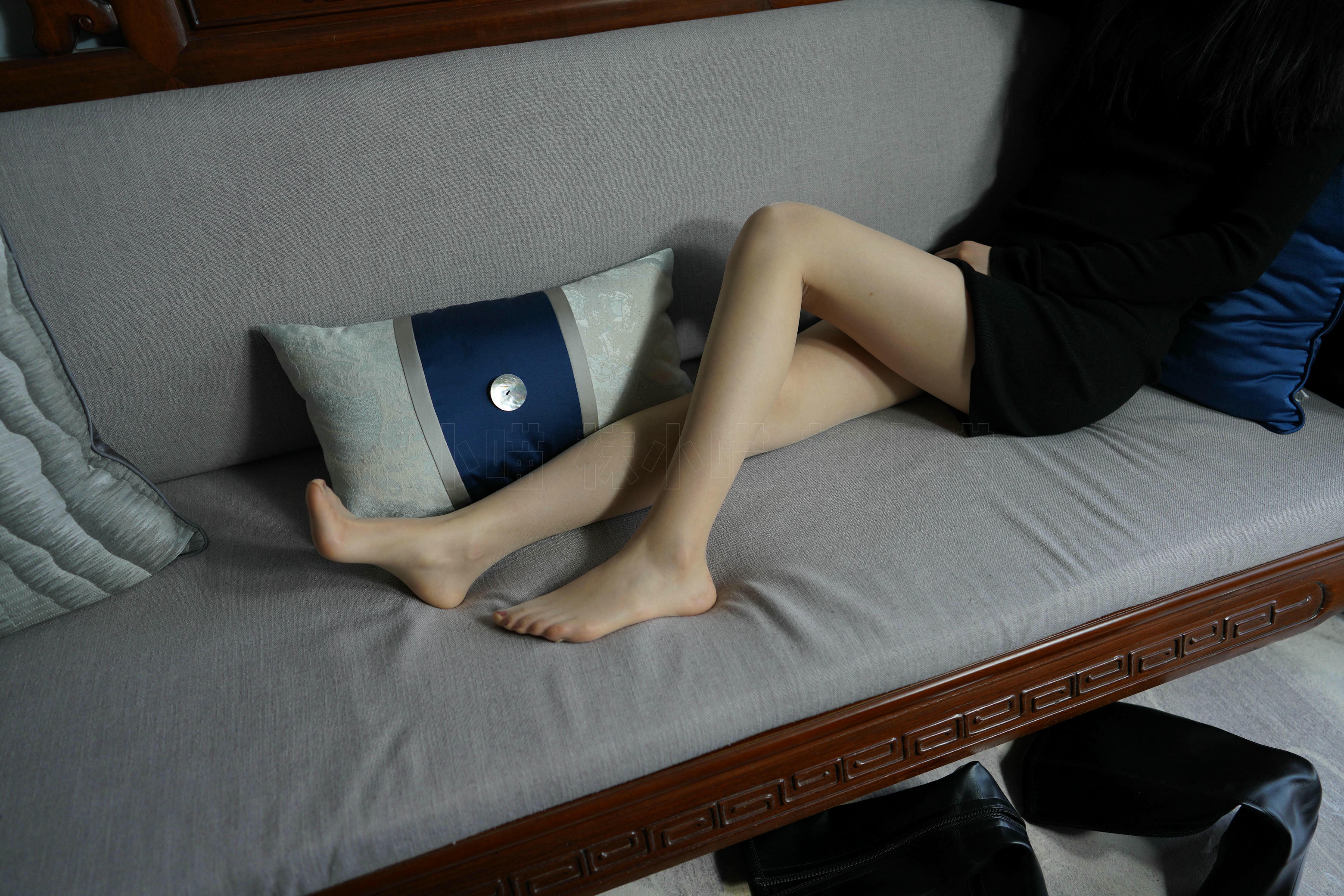 袜小喵 KT264 黑短裙与靴 [99P+164M]_第3集