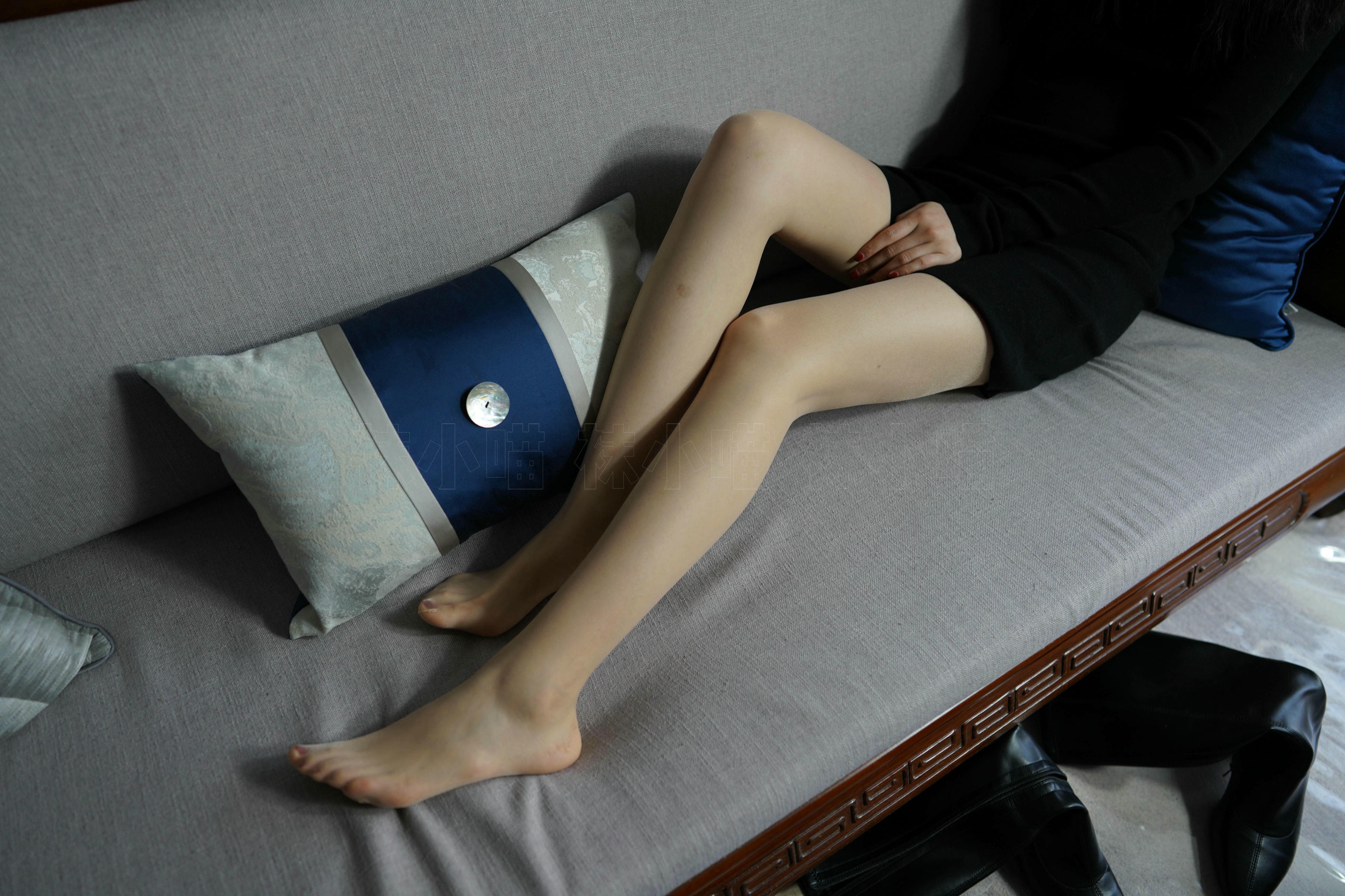 袜小喵 KT264 黑短裙与靴 [99P+164M]_第3集