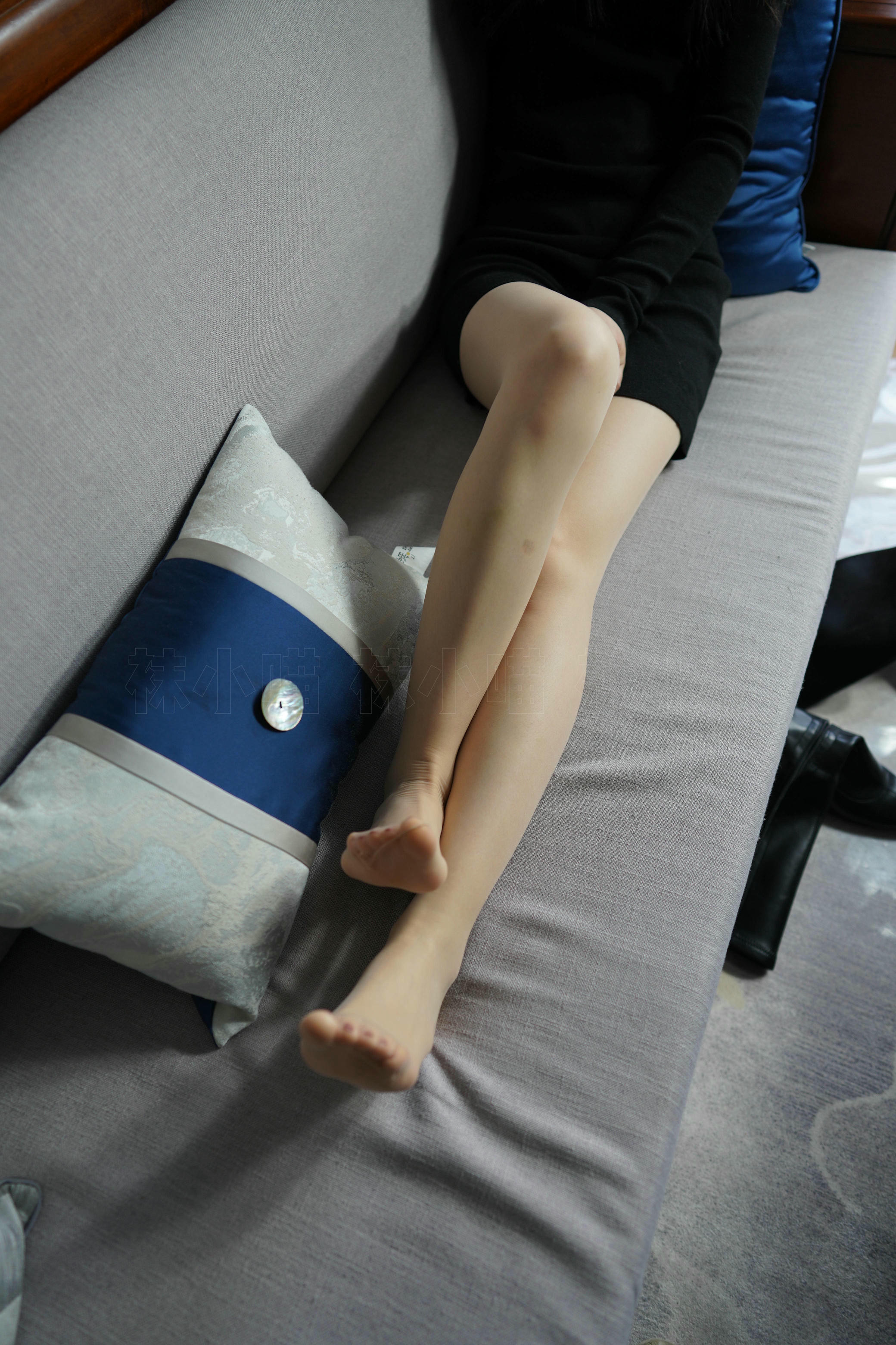 袜小喵 KT264 黑短裙与靴 [99P+164M]_第4集