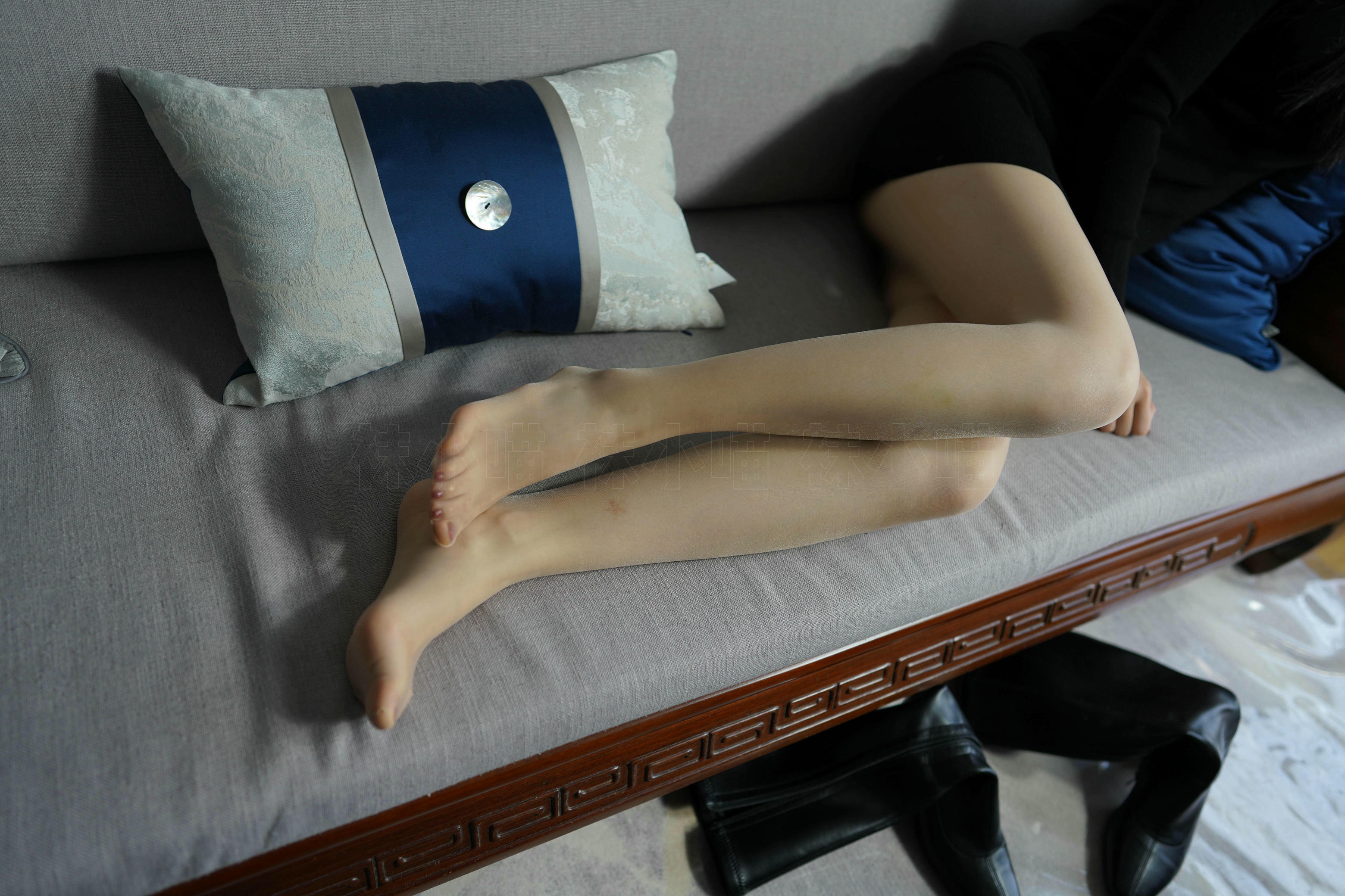 袜小喵 KT264 黑短裙与靴 [99P+164M]_第4集