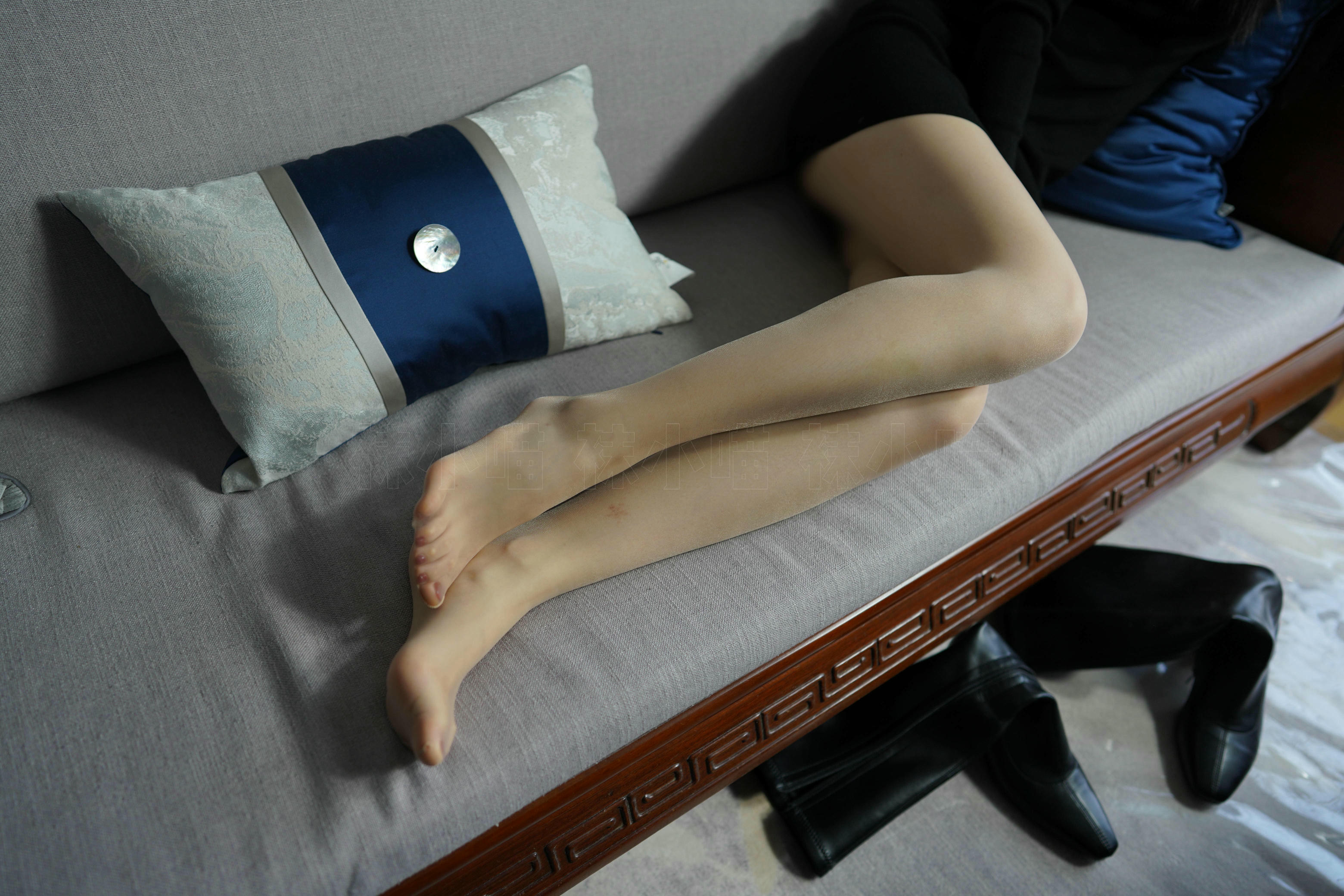 袜小喵 KT264 黑短裙与靴 [99P+164M]_第4集