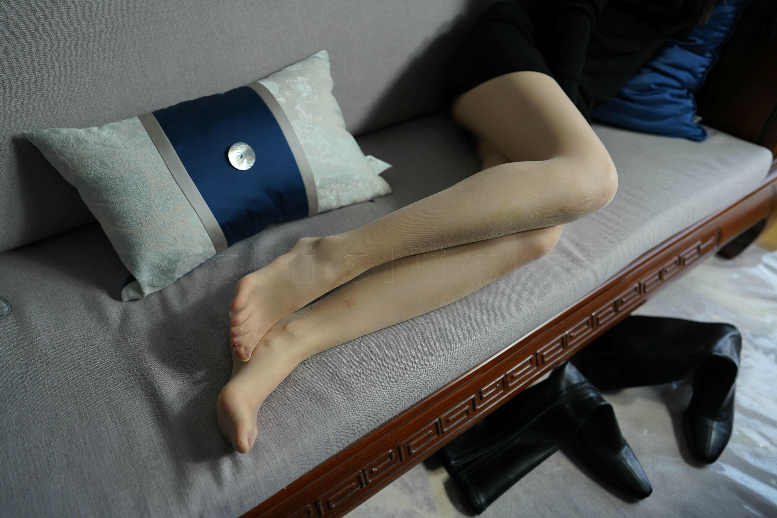 袜小喵 KT264 黑短裙与靴 [99P+164M]_第4集