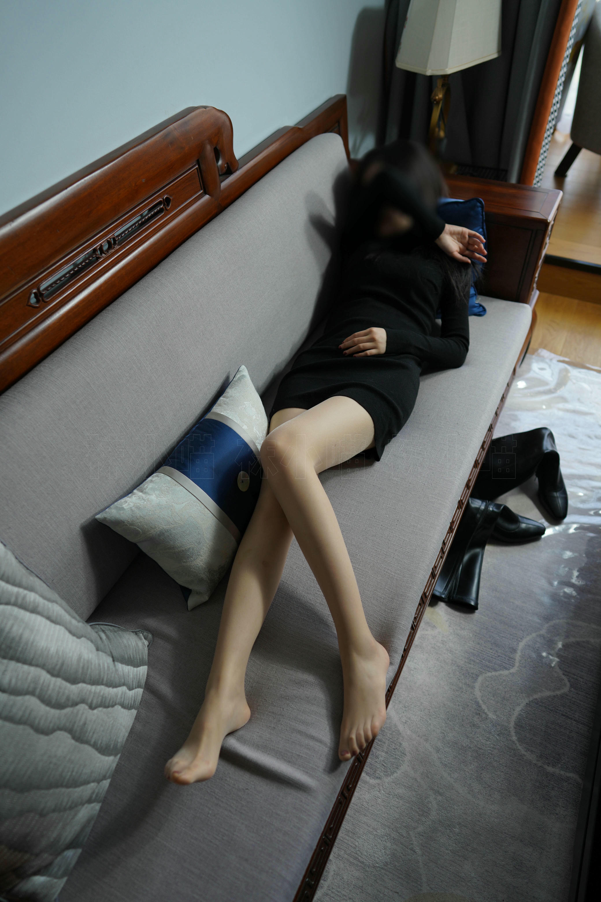 袜小喵 KT264 黑短裙与靴 [99P+164M]_第5集