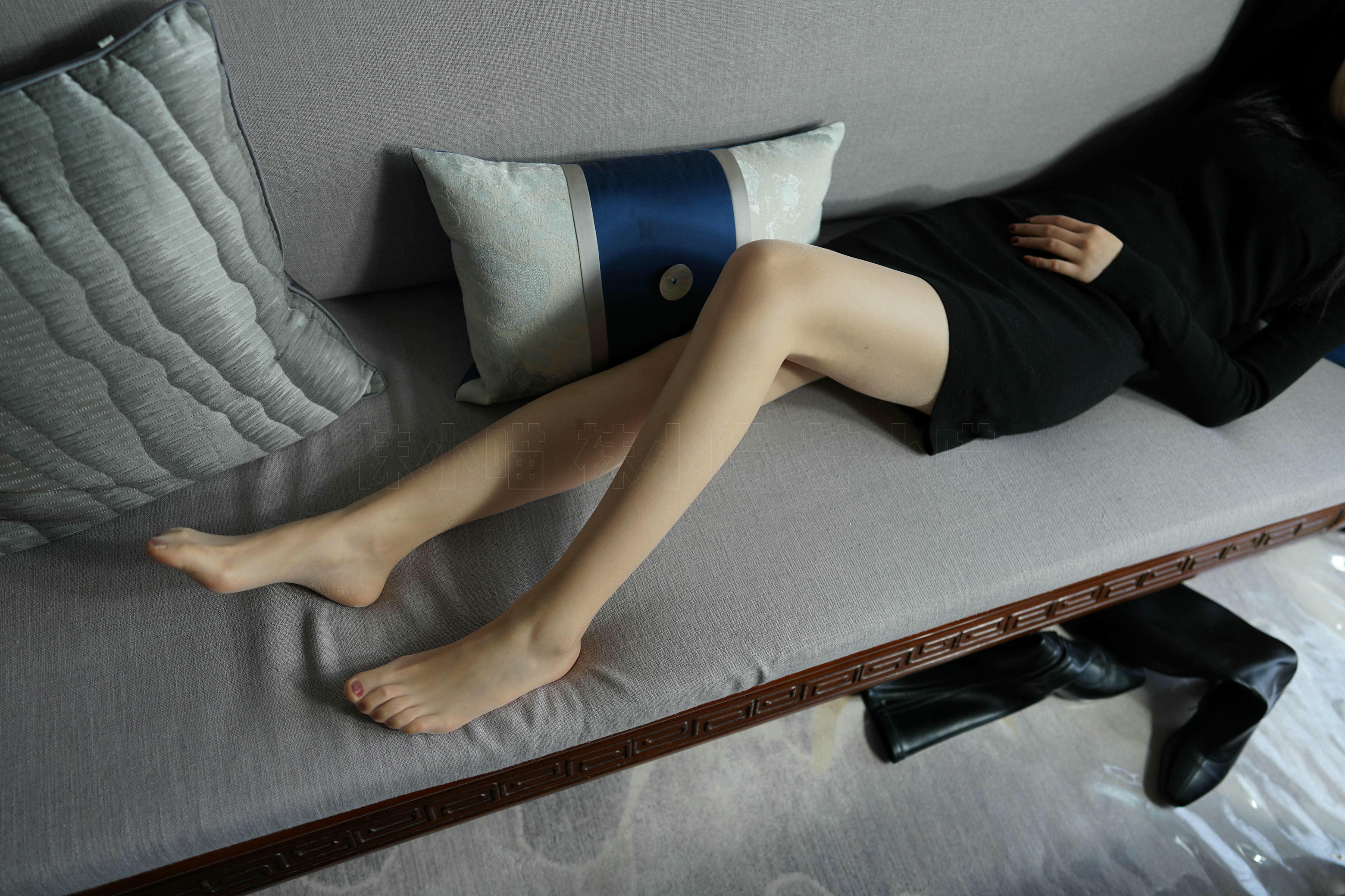 袜小喵 KT264 黑短裙与靴 [99P+164M]_第5集