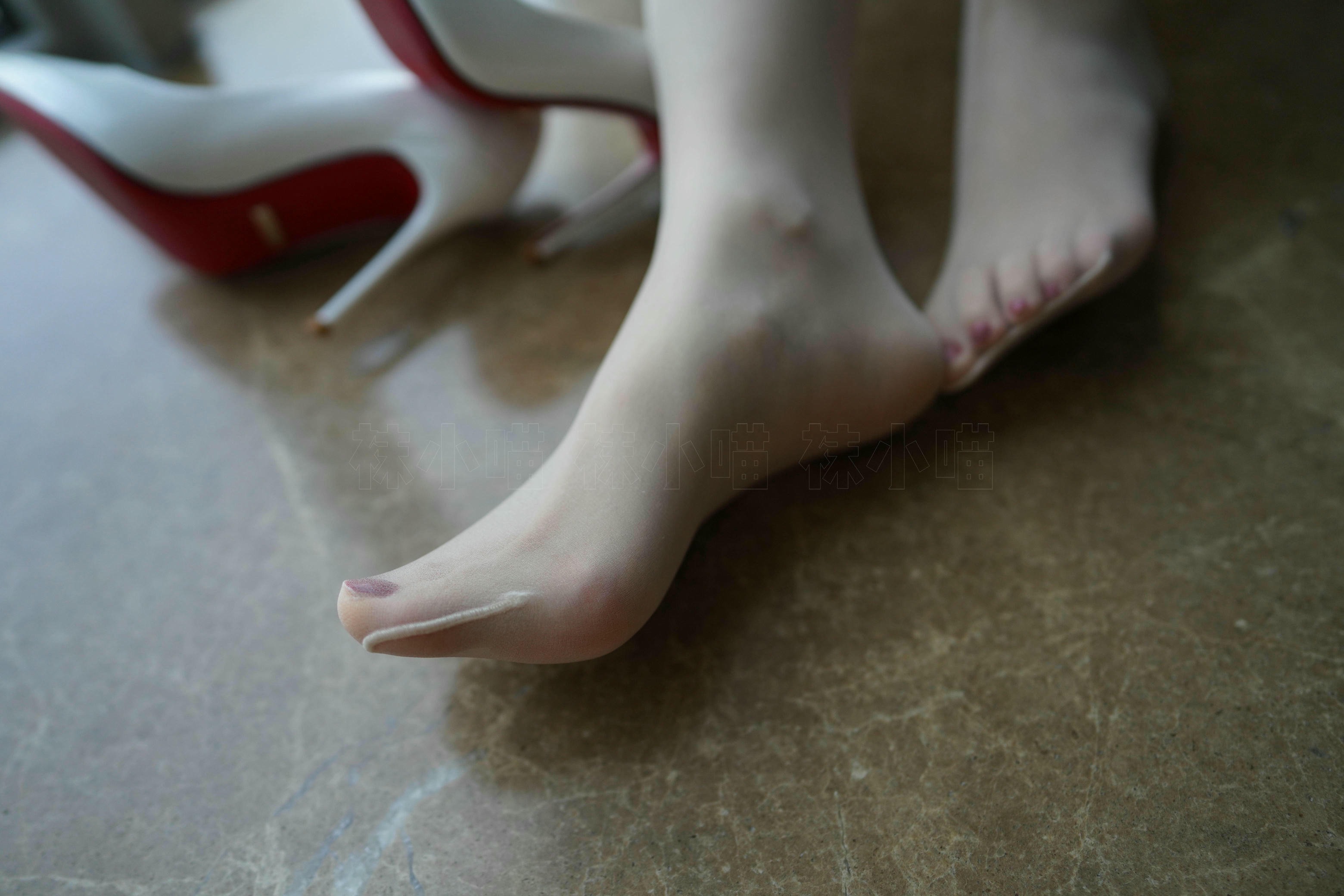 袜小喵 KT282 洁白无暇 [93+1P／117MB]_第4集