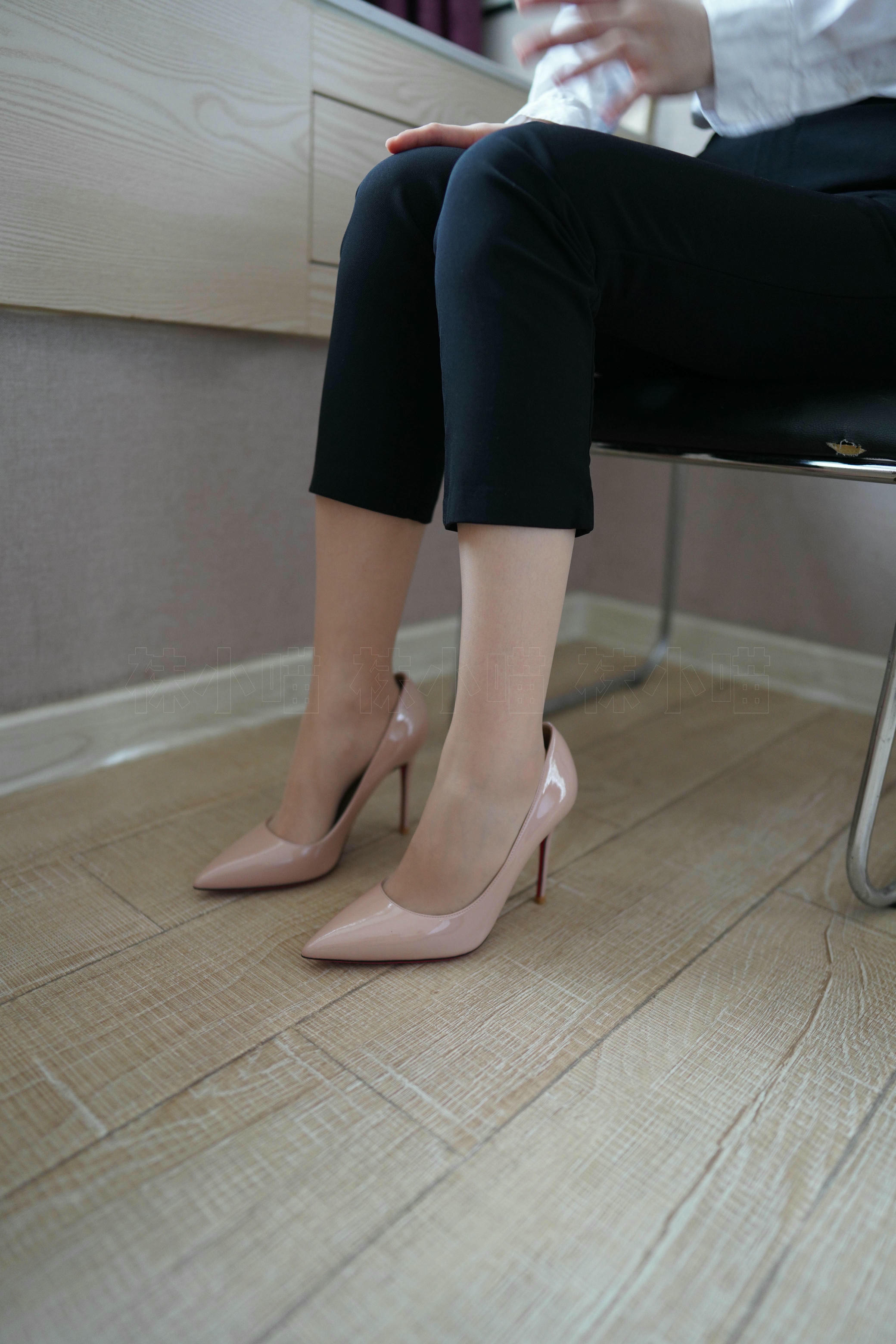 袜小喵 KT284 窗台[88+1P／96.3MB]_第1集