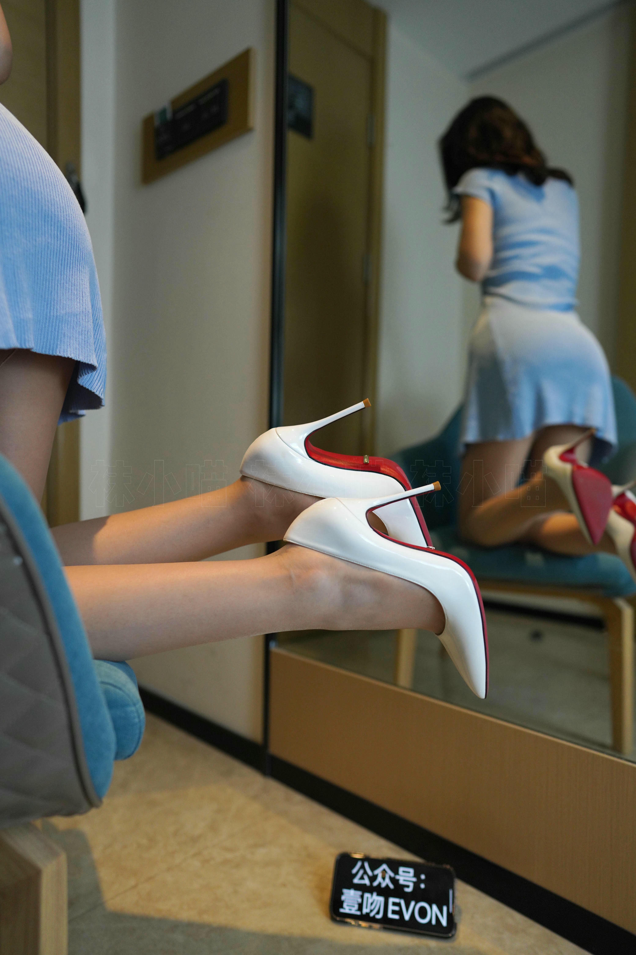 袜小喵 KT285 镜子中[93+1P／151MB]_第4集