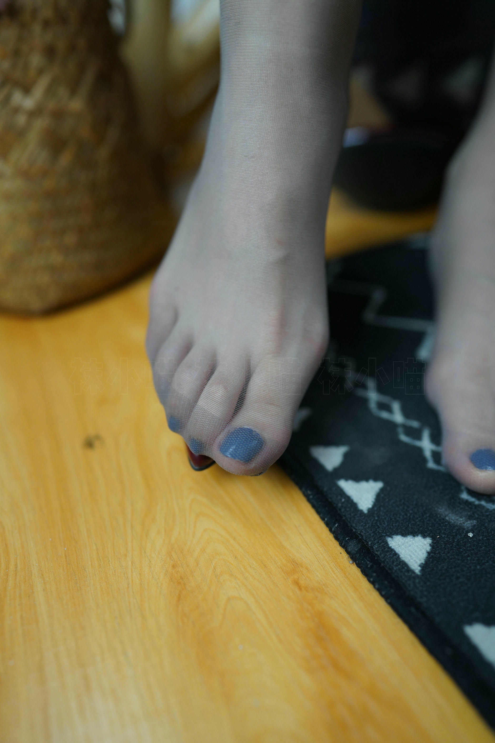 袜小喵 KT288 摇摇椅[82P／142MB]_第1集