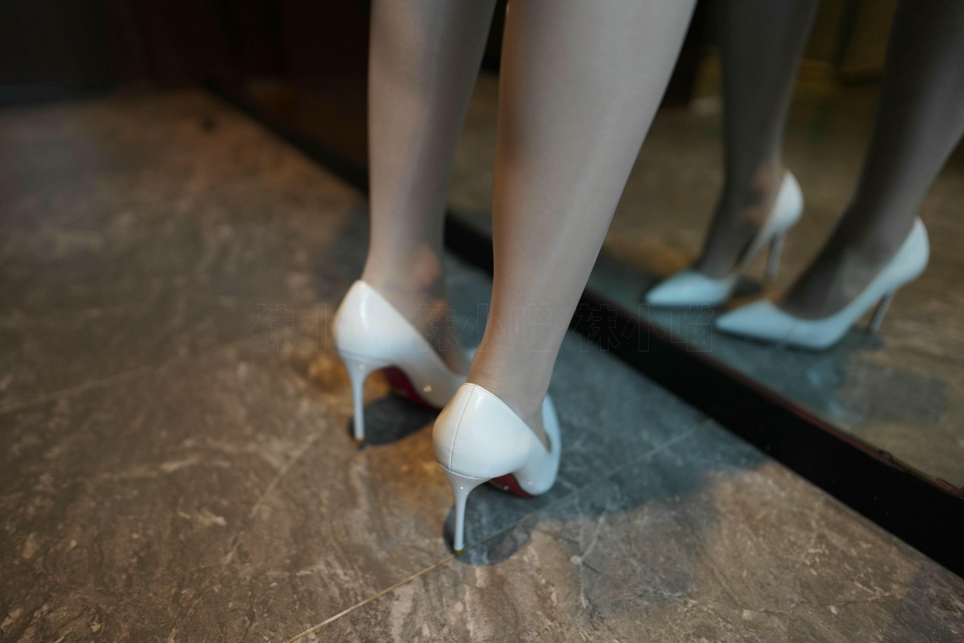 袜小喵 KT296 对视[77P／140MB]_第1集