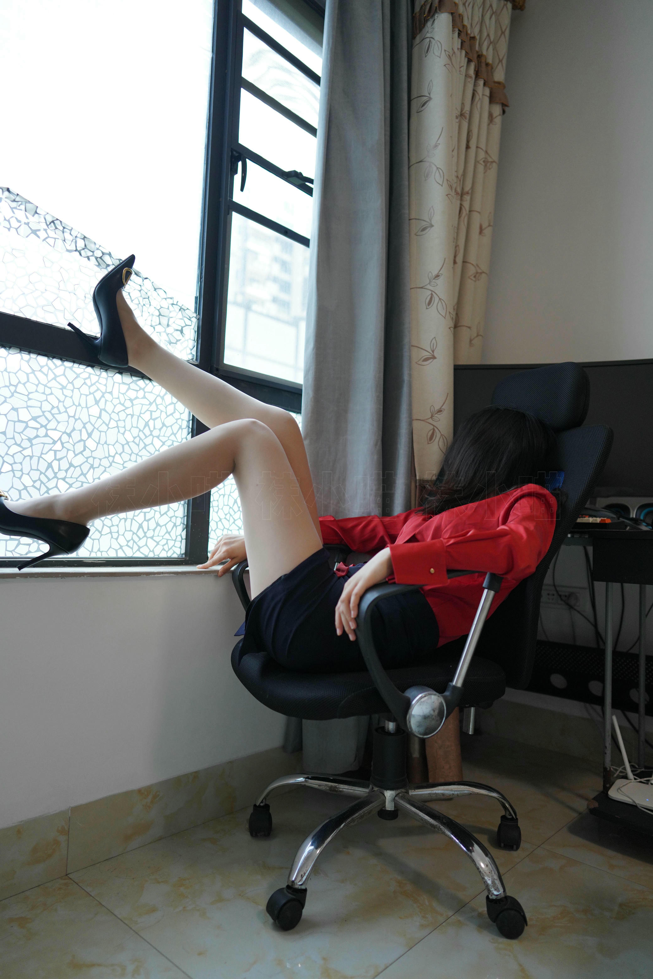 袜小喵 KT310《周末的红》 [72P 95.23 MB]_第2集