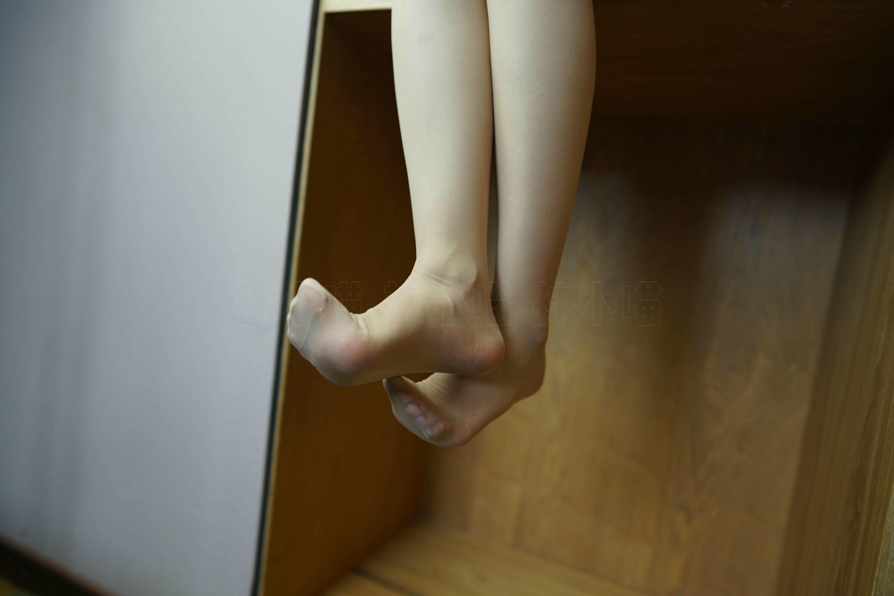 袜小喵 KT318《柜子》 [84P 119.89 MB]_第4集