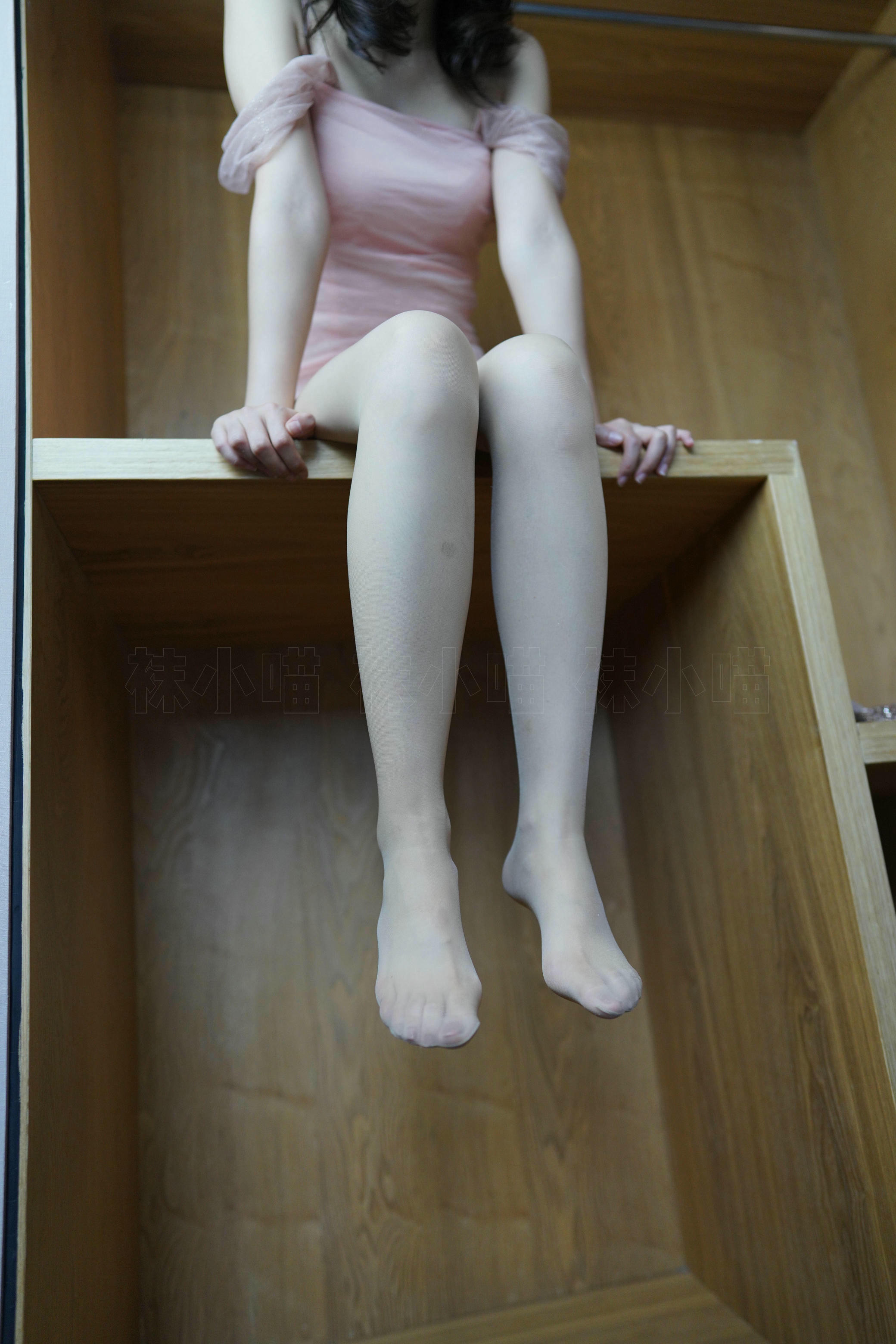 袜小喵 KT318《柜子》 [84P 119.89 MB]_第4集