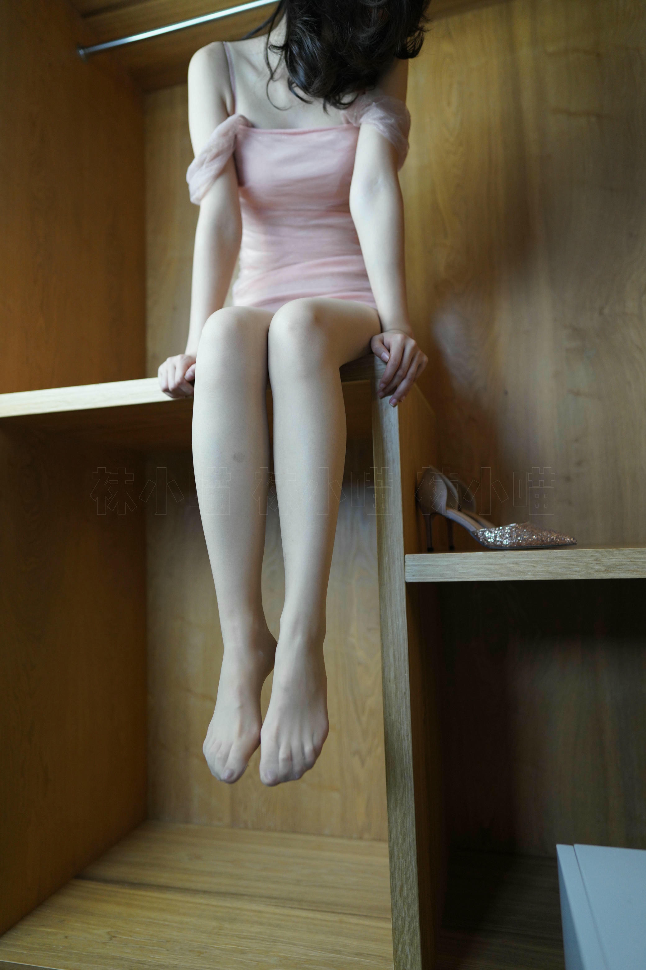 袜小喵 KT318《柜子》 [84P 119.89 MB]_第4集