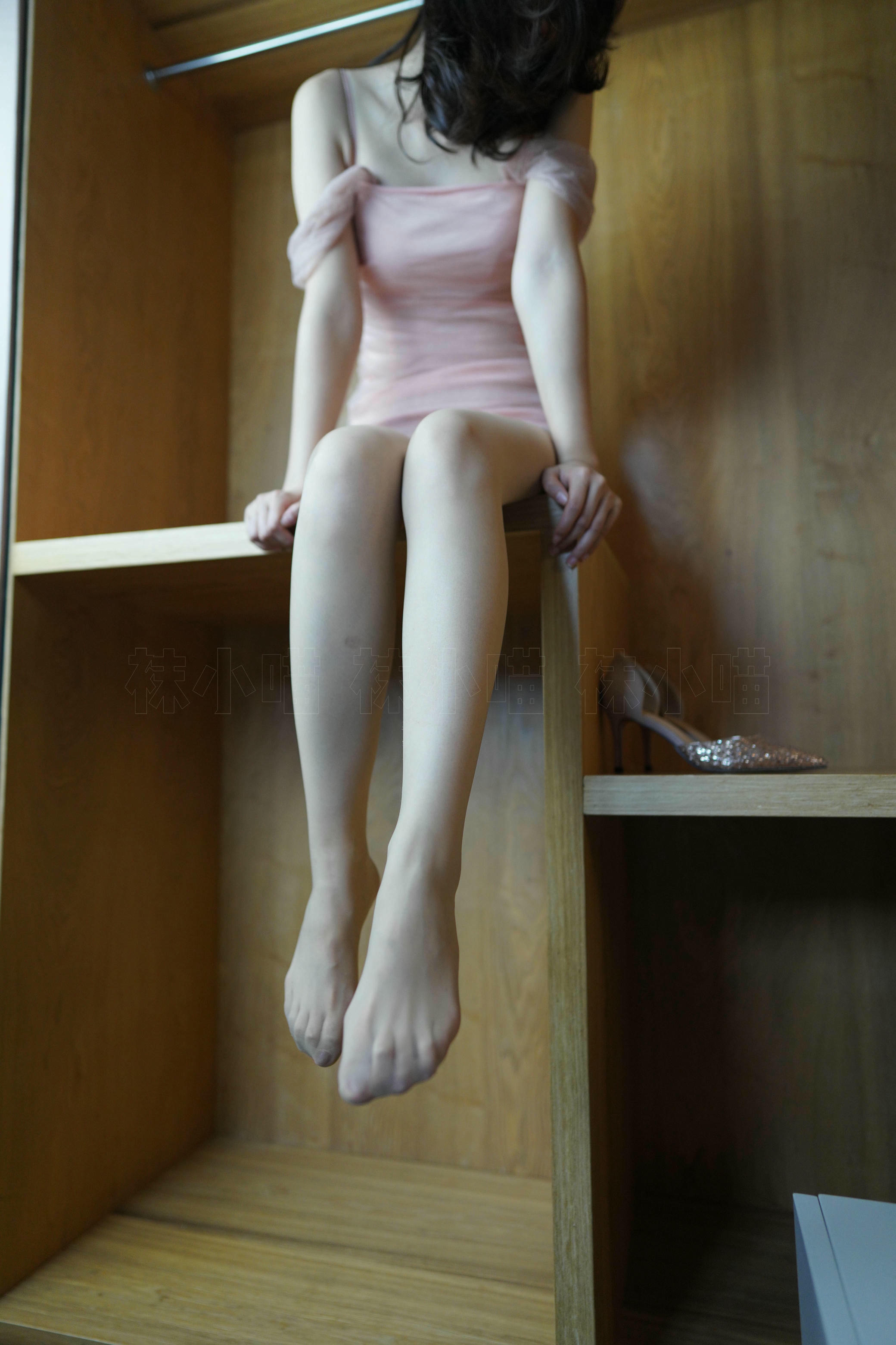 袜小喵 KT318《柜子》 [84P 119.89 MB]_第5集