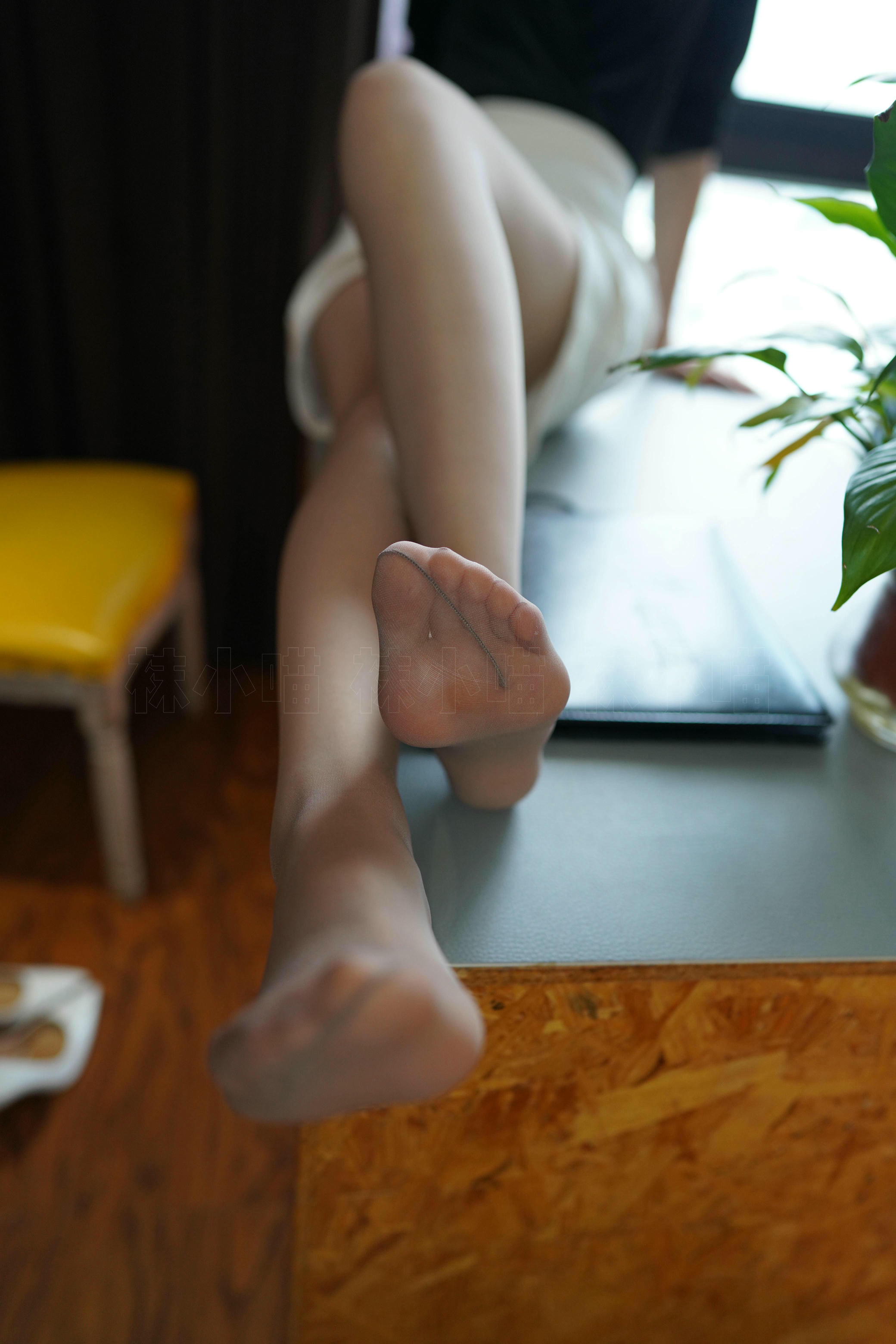 袜小喵 KT322《上桌》 [80P 123.64 MB]_第1集