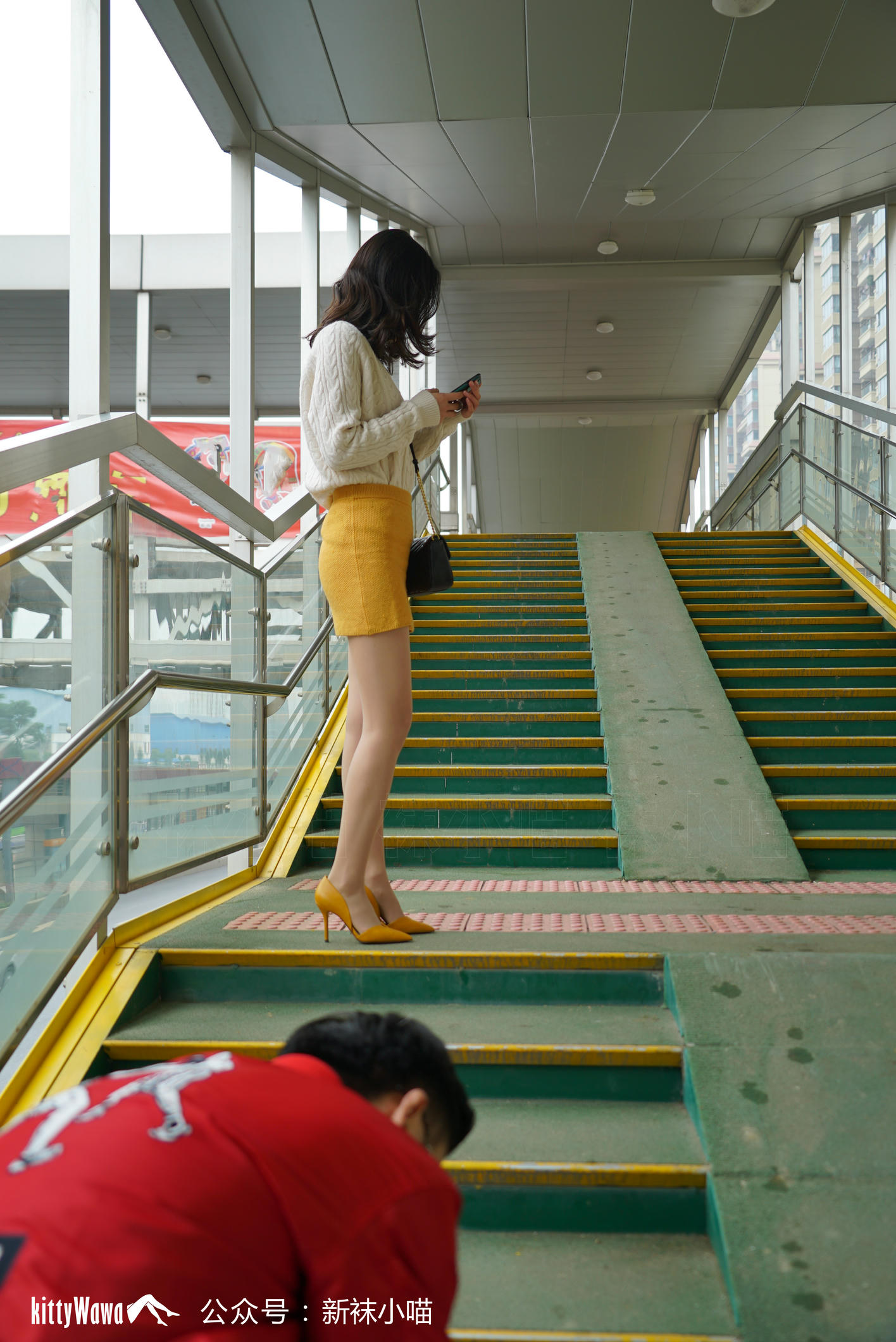 袜小喵故事集 KTS006 公交车追随者 [82P+526MB]_第1集