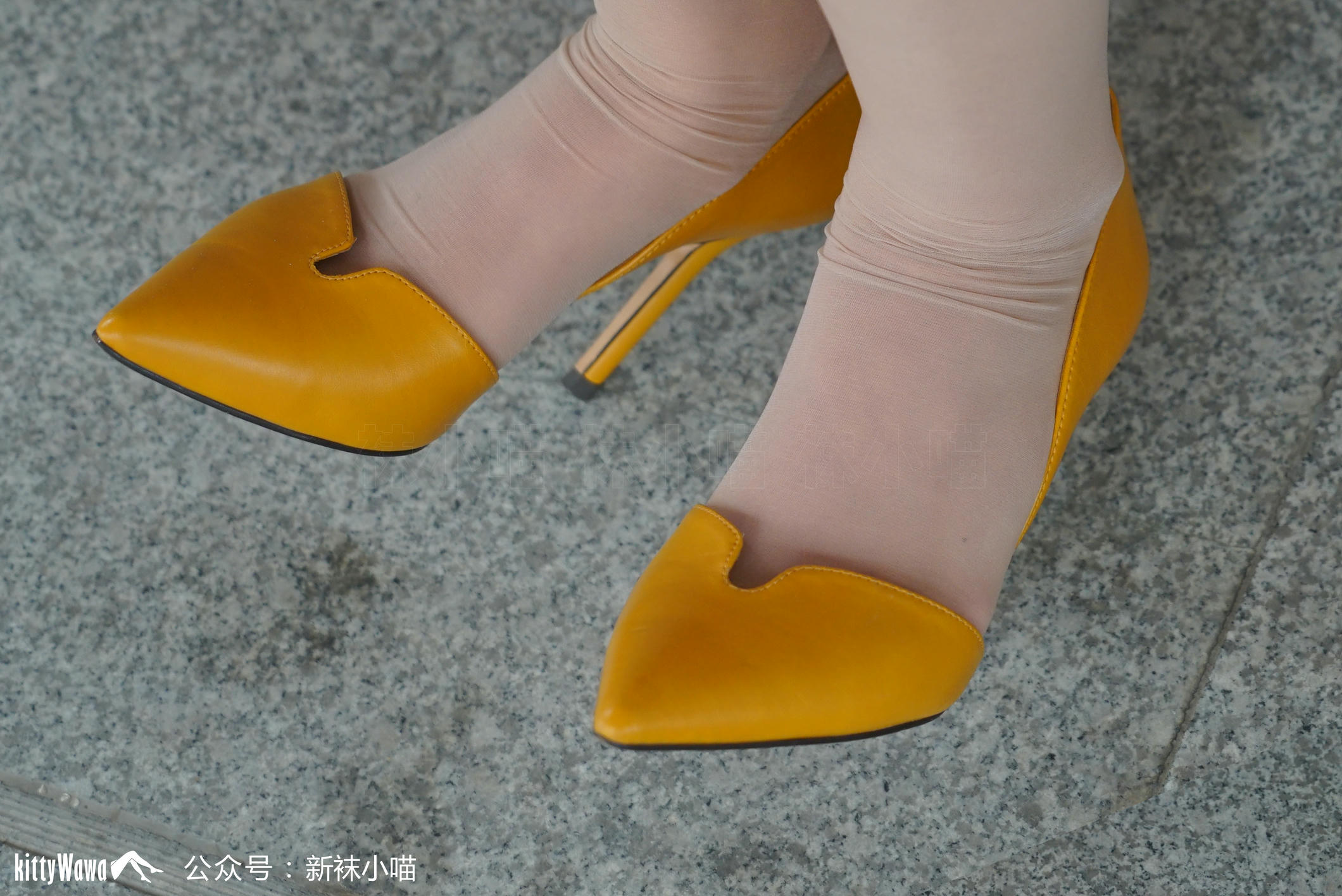 袜小喵故事集 KTS006 公交车追随者 [82P+526MB]_第2集