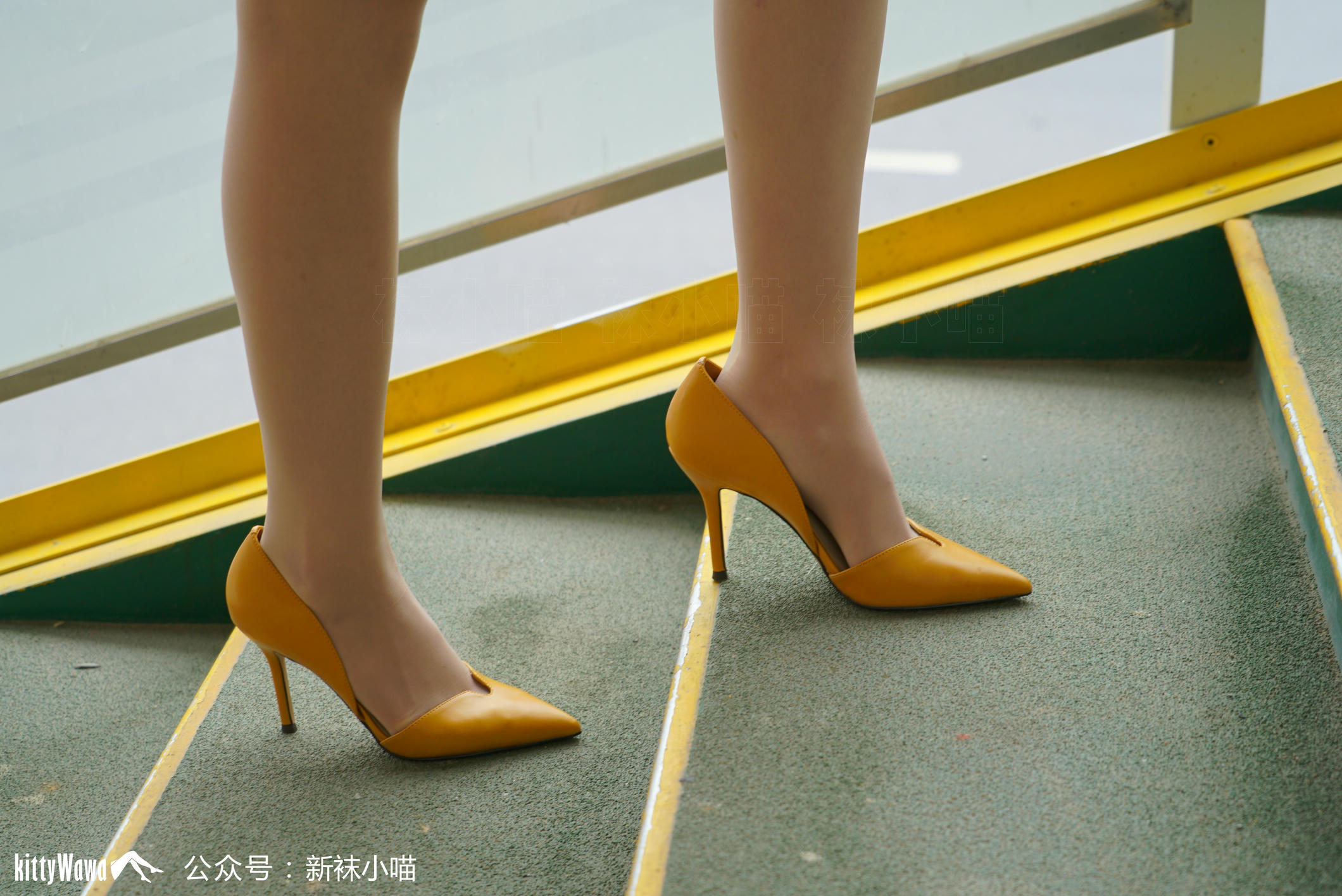 袜小喵故事集 KTS006 公交车追随者 [82P+526MB]_第1集