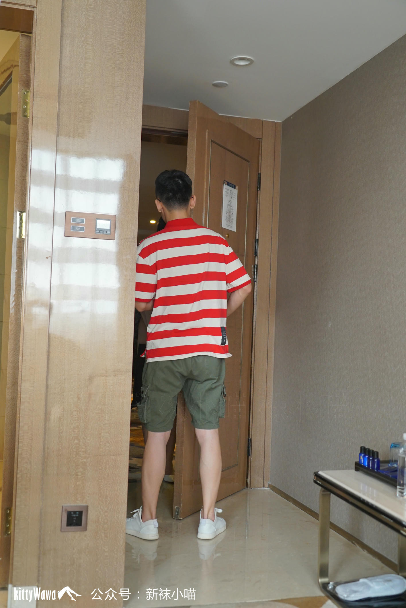 袜小喵故事集 KTS008 出差 [82P+486MB]_第1集