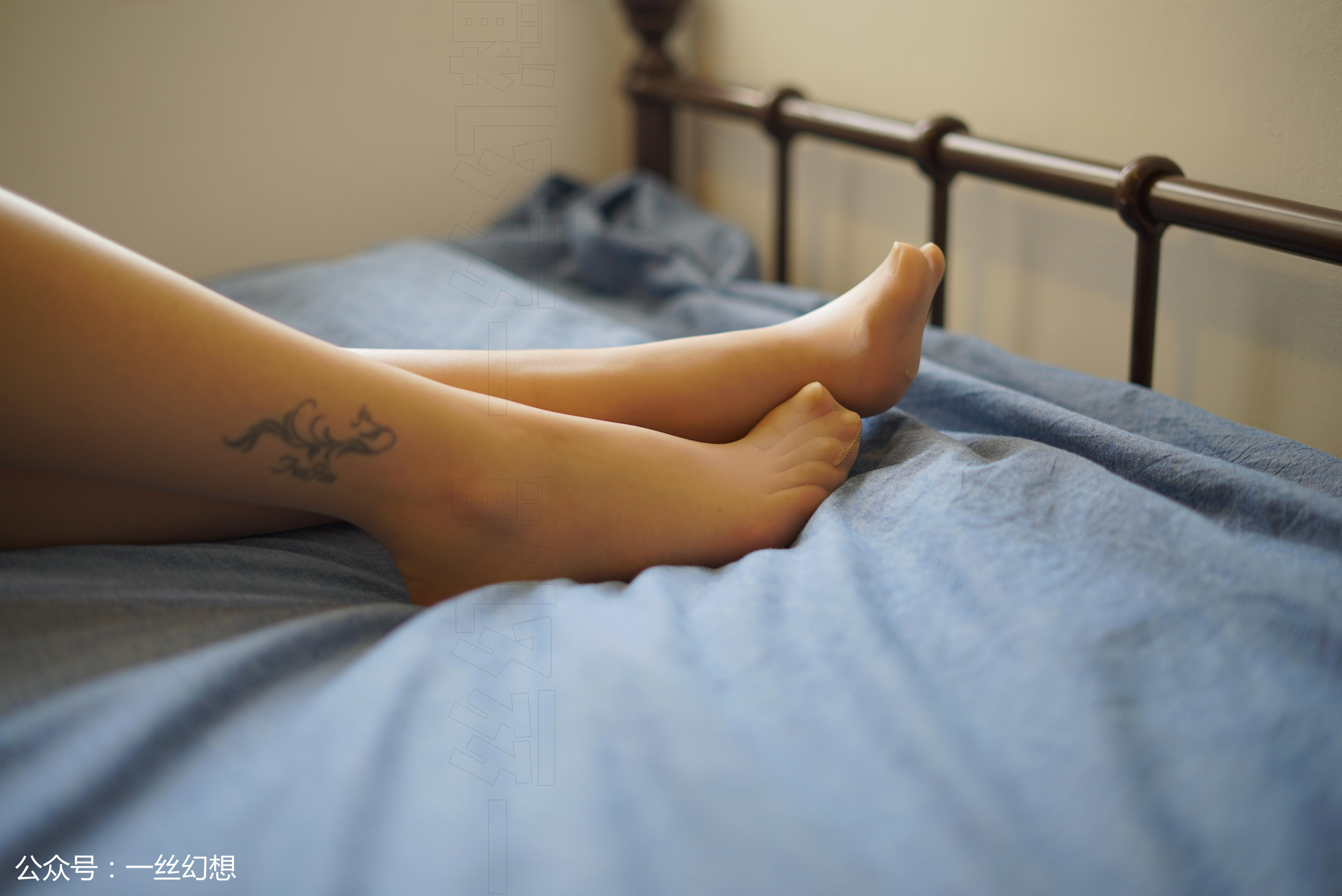 高丝女子图鉴 袜小喵×一丝幻想 NZ008 ViVi[59P+44MB]_第1集