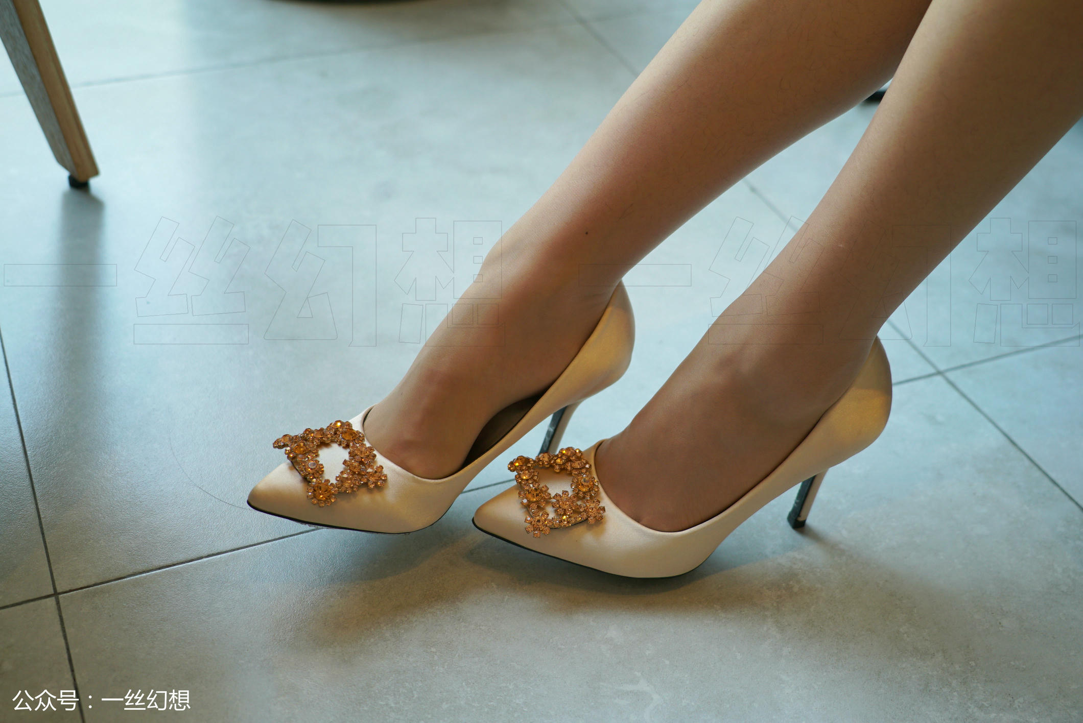 高丝女子图鉴 袜小喵×一丝幻想 NZ009 格格[59P+50.7MB]_第1集