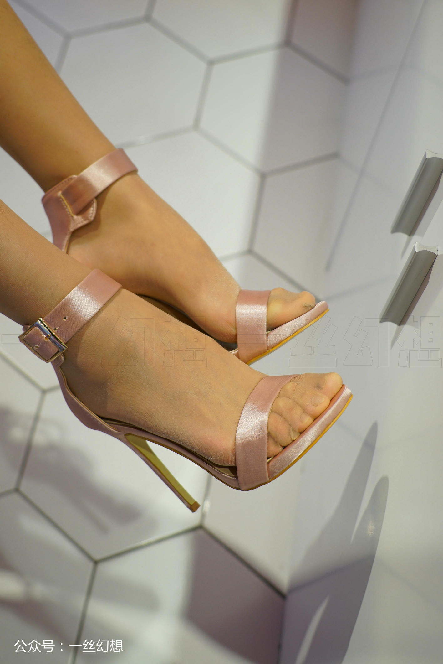 高丝女子图鉴 袜小喵×一丝幻想 NZ011 莹[59P+49.9MB]_第2集