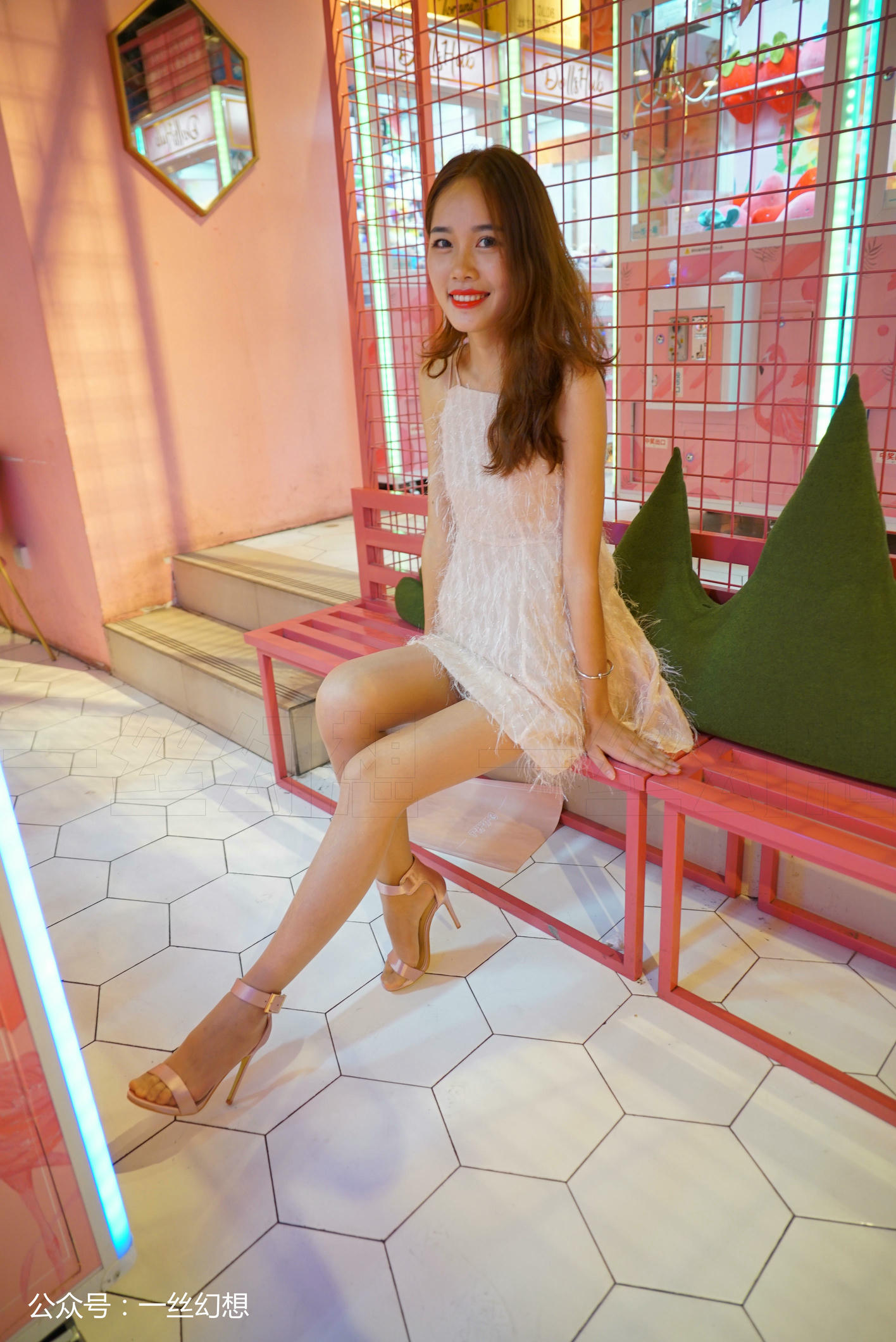 高丝女子图鉴 袜小喵×一丝幻想 NZ011 莹[59P+49.9MB]_第3集