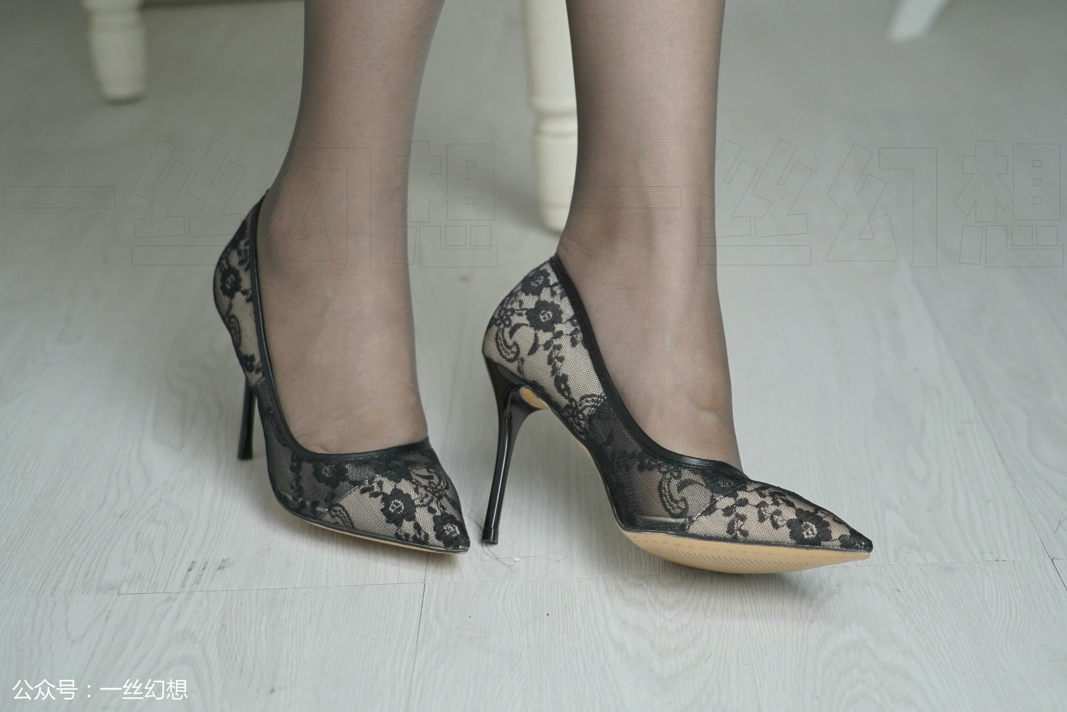 高丝女子图鉴 袜小喵×一丝幻想 NZ013 小唯[59P+55MB]_第2集