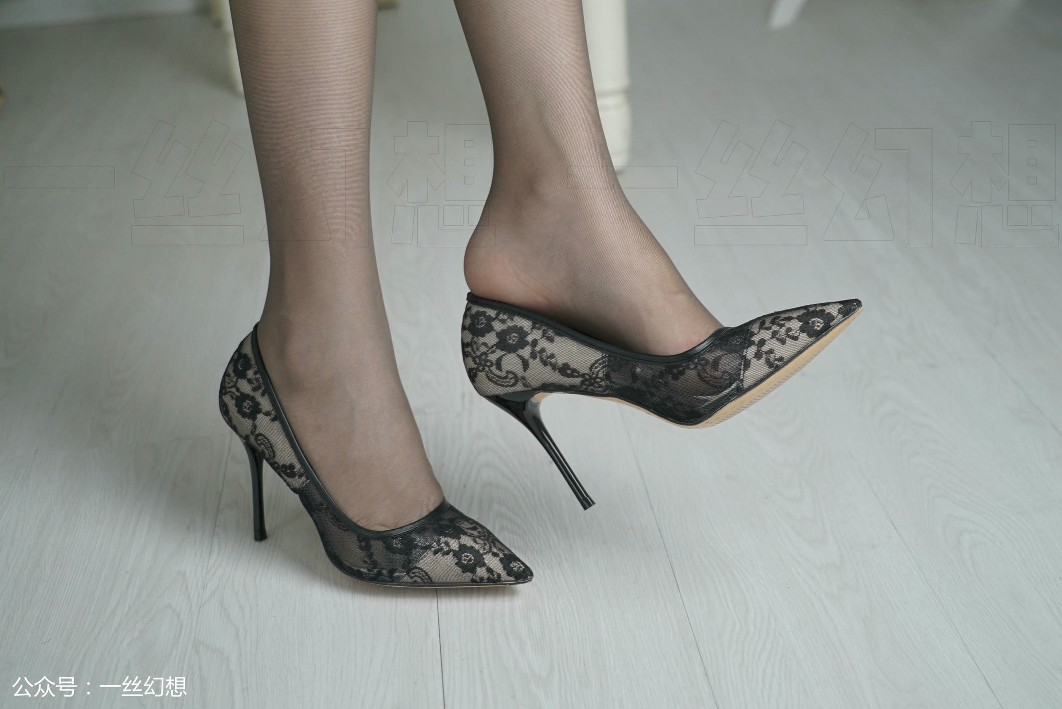 高丝女子图鉴 袜小喵×一丝幻想 NZ013 小唯[59P+55MB]_第2集