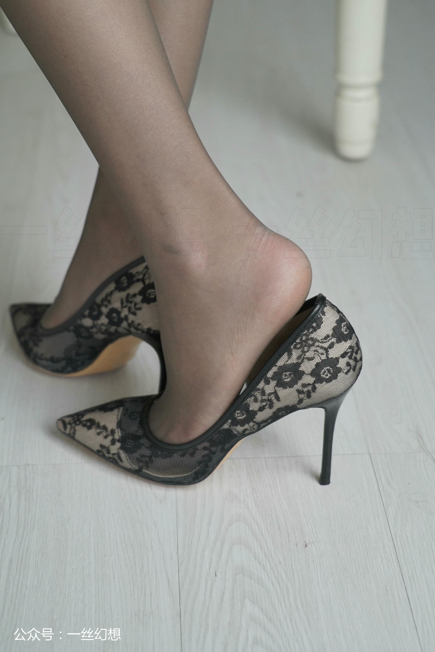 高丝女子图鉴 袜小喵×一丝幻想 NZ013 小唯[59P+55MB]_第2集