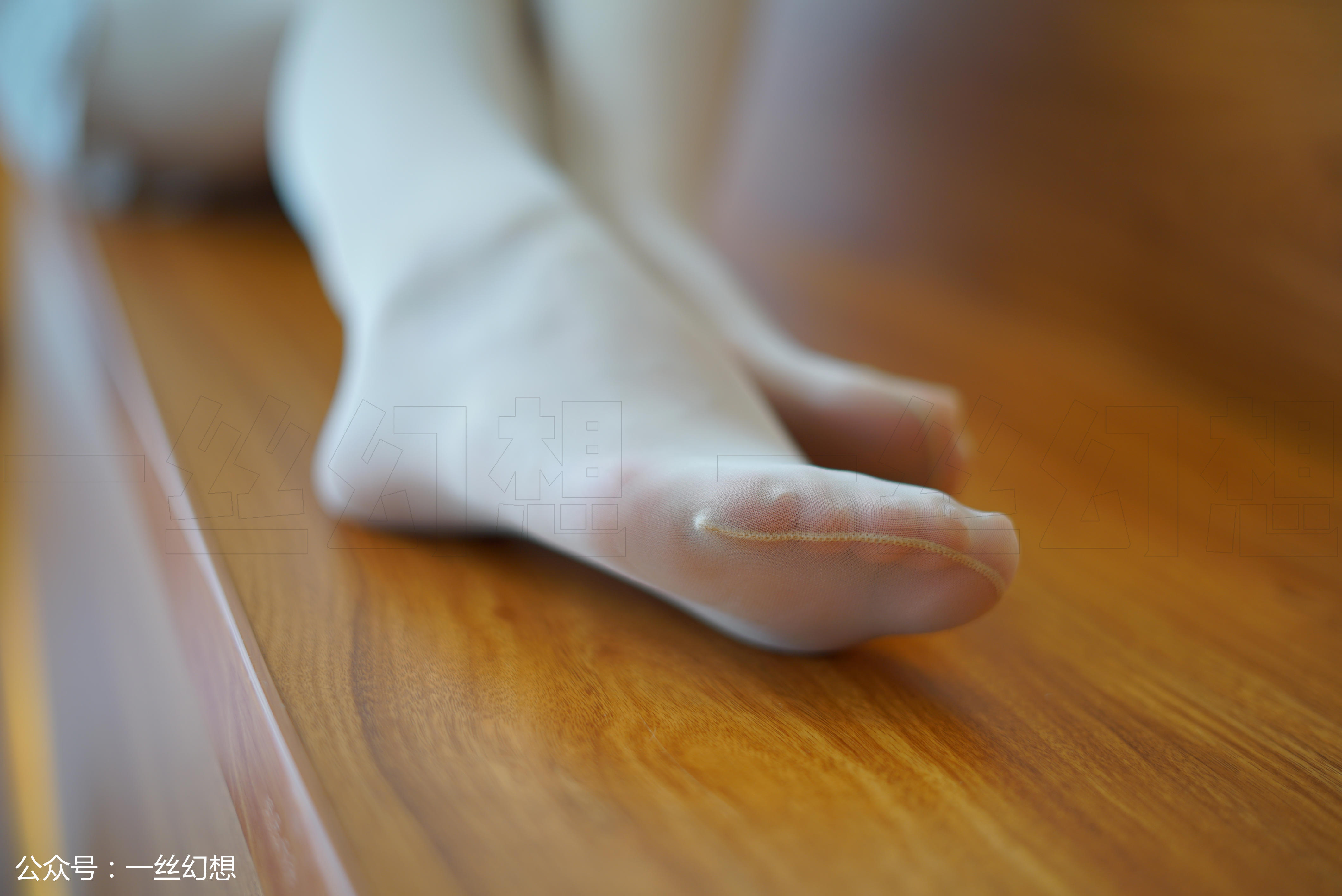 高丝女子图鉴 袜小喵×一丝幻想 NZ014 茜茜[59P+43MB]_第2集