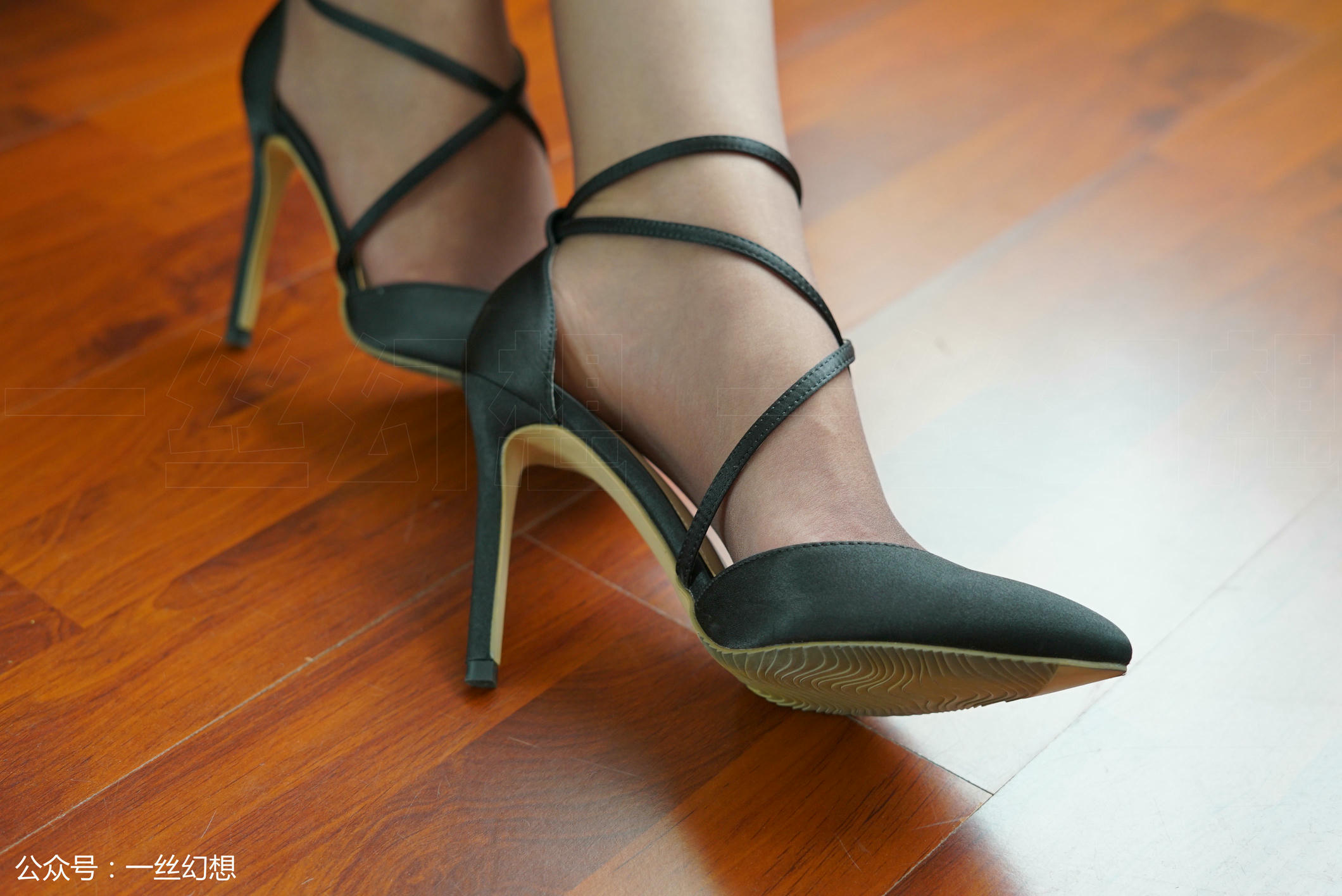 高丝女子图鉴 袜小喵×一丝幻想 NZ016 茜茜[59P+47MB]_第1集