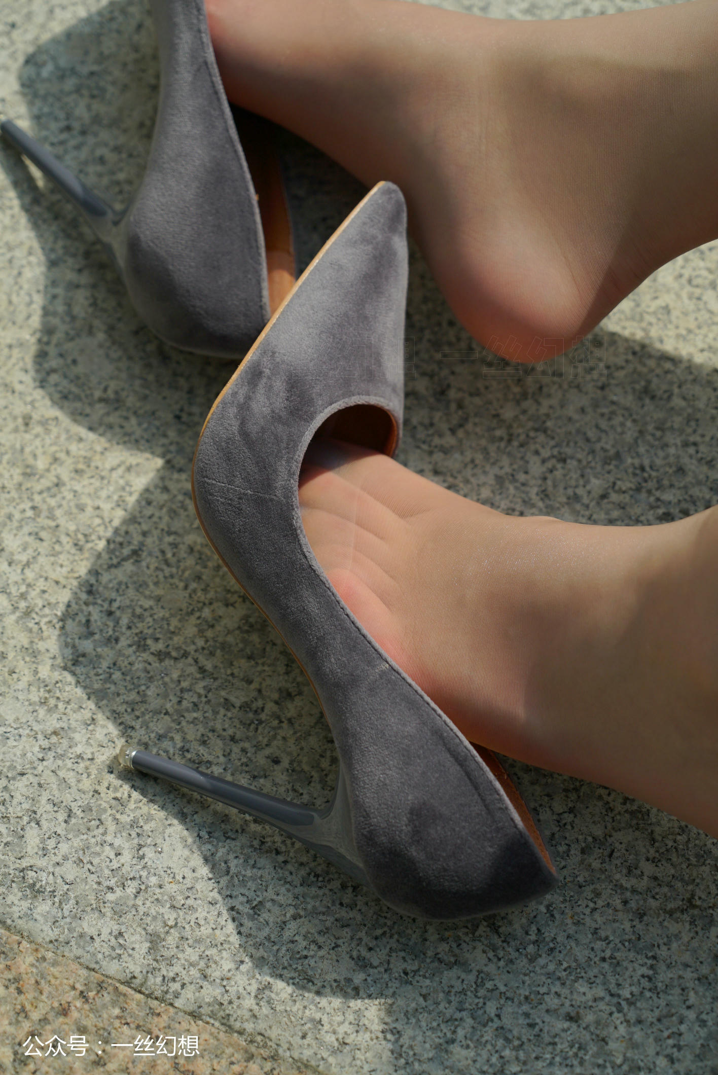 高丝女子图鉴 袜小喵×一丝幻想 NZ018 茜茜[59P+67.9MB]_第3集