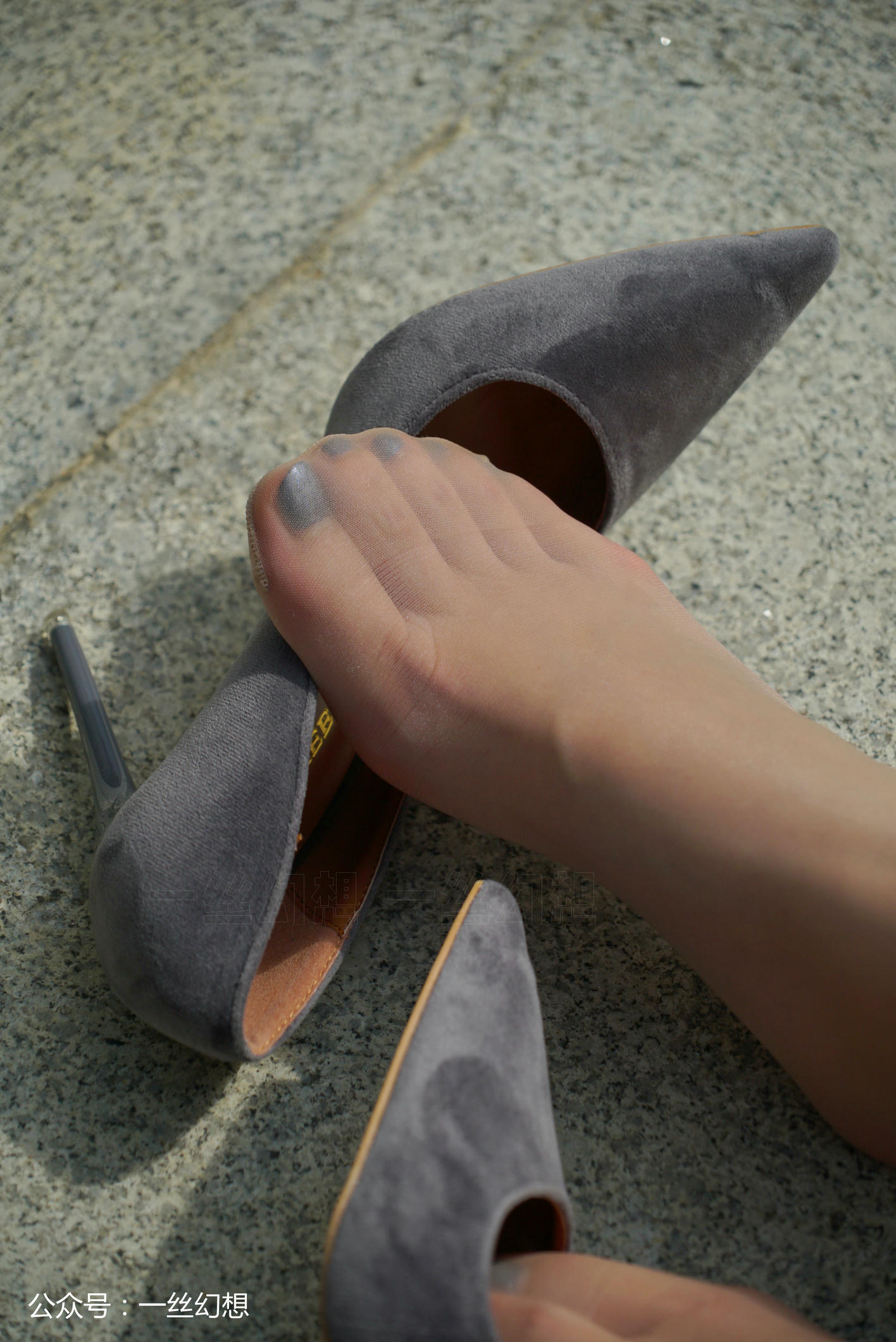 高丝女子图鉴 袜小喵×一丝幻想 NZ018 茜茜[59P+67.9MB]_第3集