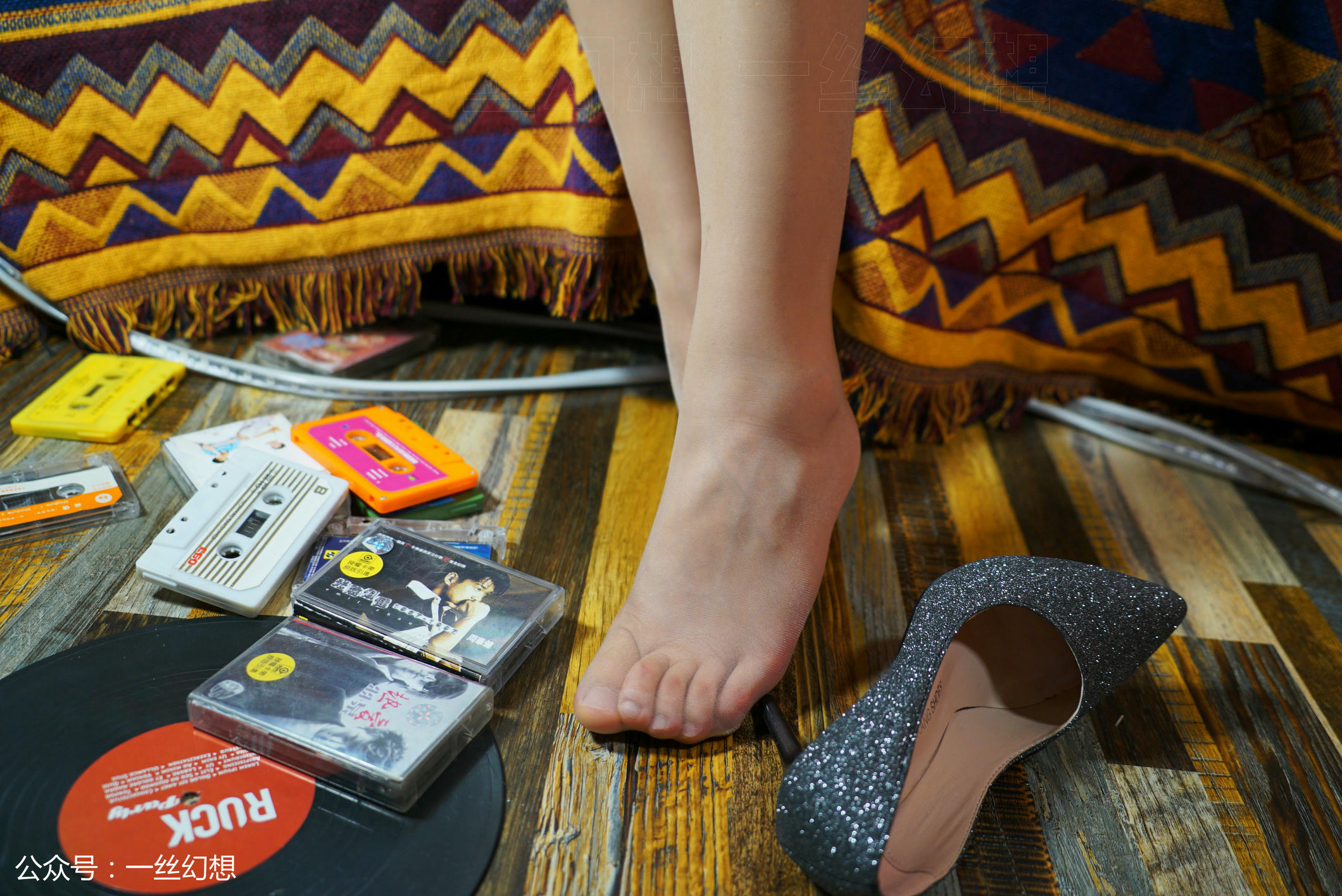 高丝女子图鉴 袜小喵×一丝幻想 NZ029 小白 [59P+84MB]_第3集