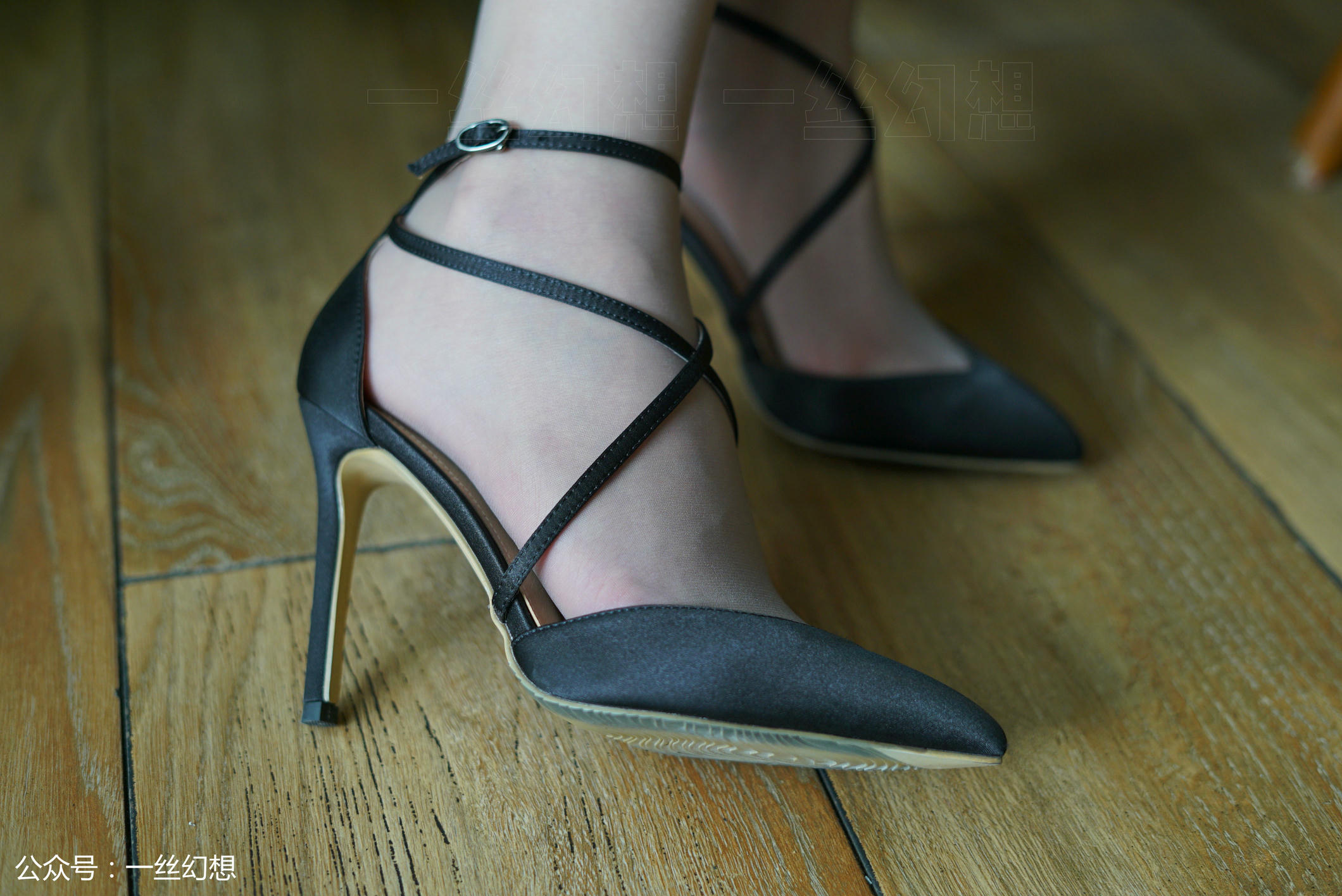 高丝女子图鉴 袜小喵×一丝幻想 NZ034 茜茜 [59P+59MB]_第1集