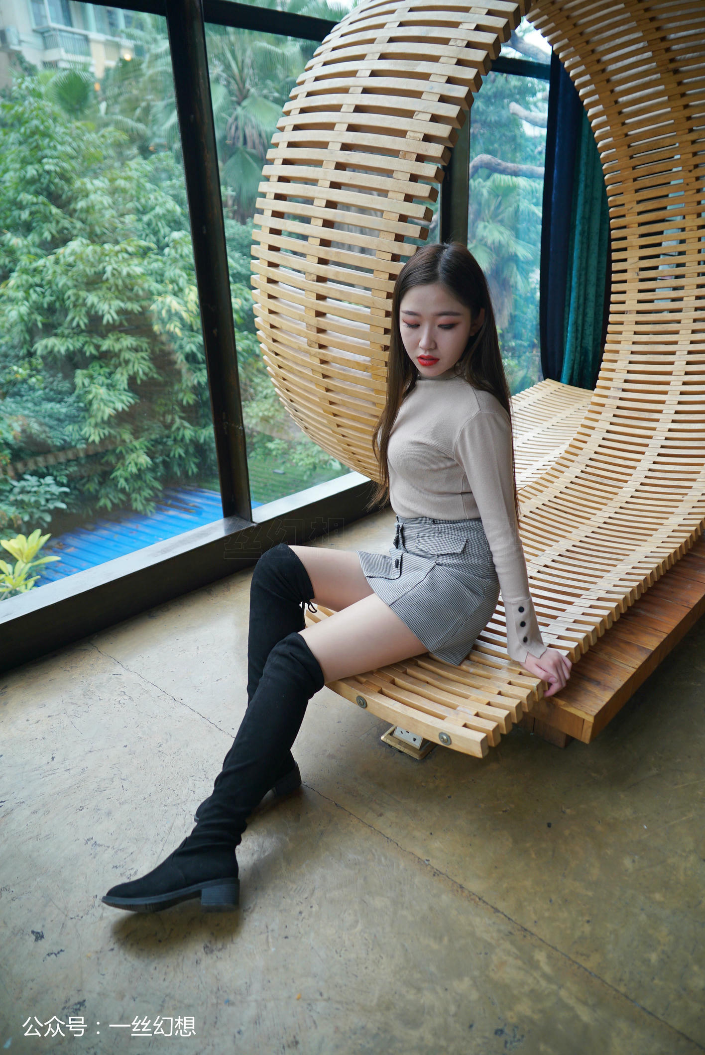 高丝女子图鉴 袜小喵×一丝幻想 NZ035 ViVi [59P+68MB]_第1集