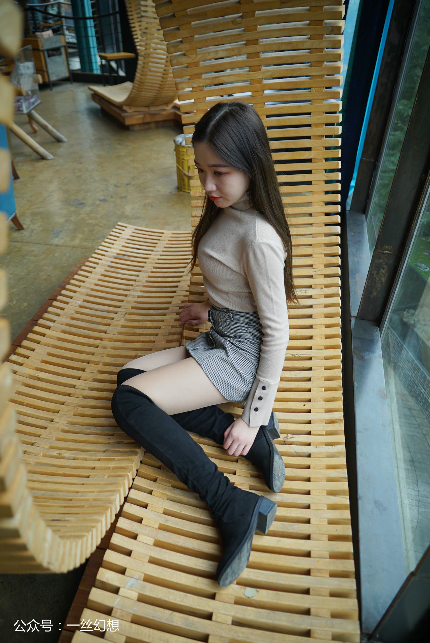 高丝女子图鉴 袜小喵×一丝幻想 NZ035 ViVi [59P+68MB]_第2集