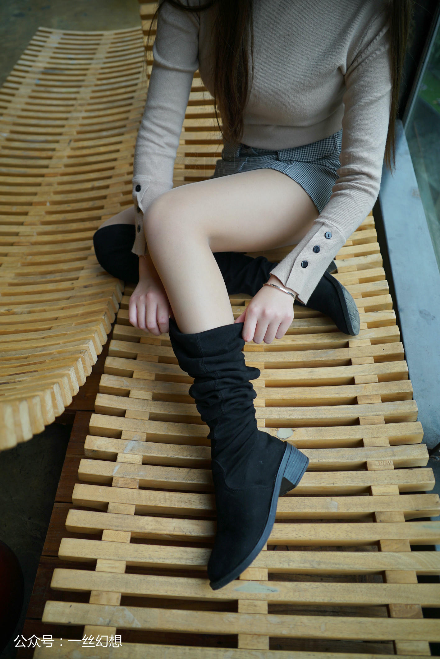 高丝女子图鉴 袜小喵×一丝幻想 NZ035 ViVi [59P+68MB]_第2集