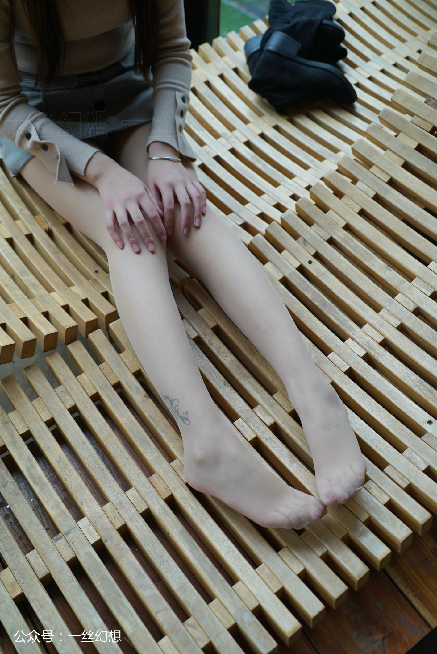 高丝女子图鉴 袜小喵×一丝幻想 NZ035 ViVi [59P+68MB]_第2集