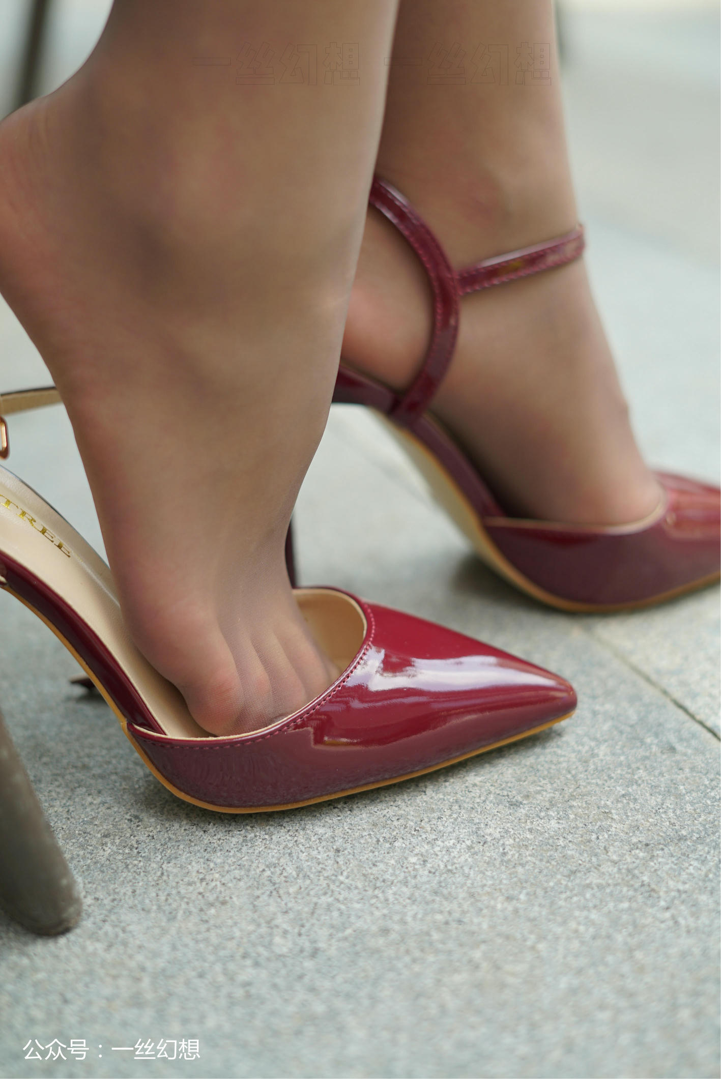 高丝女子图鉴 袜小喵×一丝幻想 NZ037 格格 [59P+106MB]_第2集