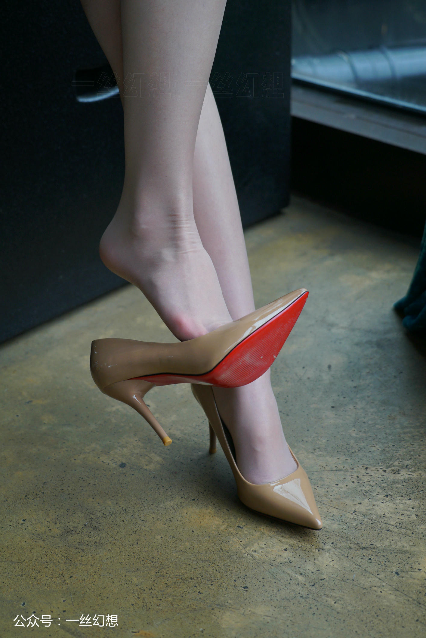 高丝女子图鉴 袜小喵×一丝幻想 NZ038 茜茜[59P+59.5MB]_第2集